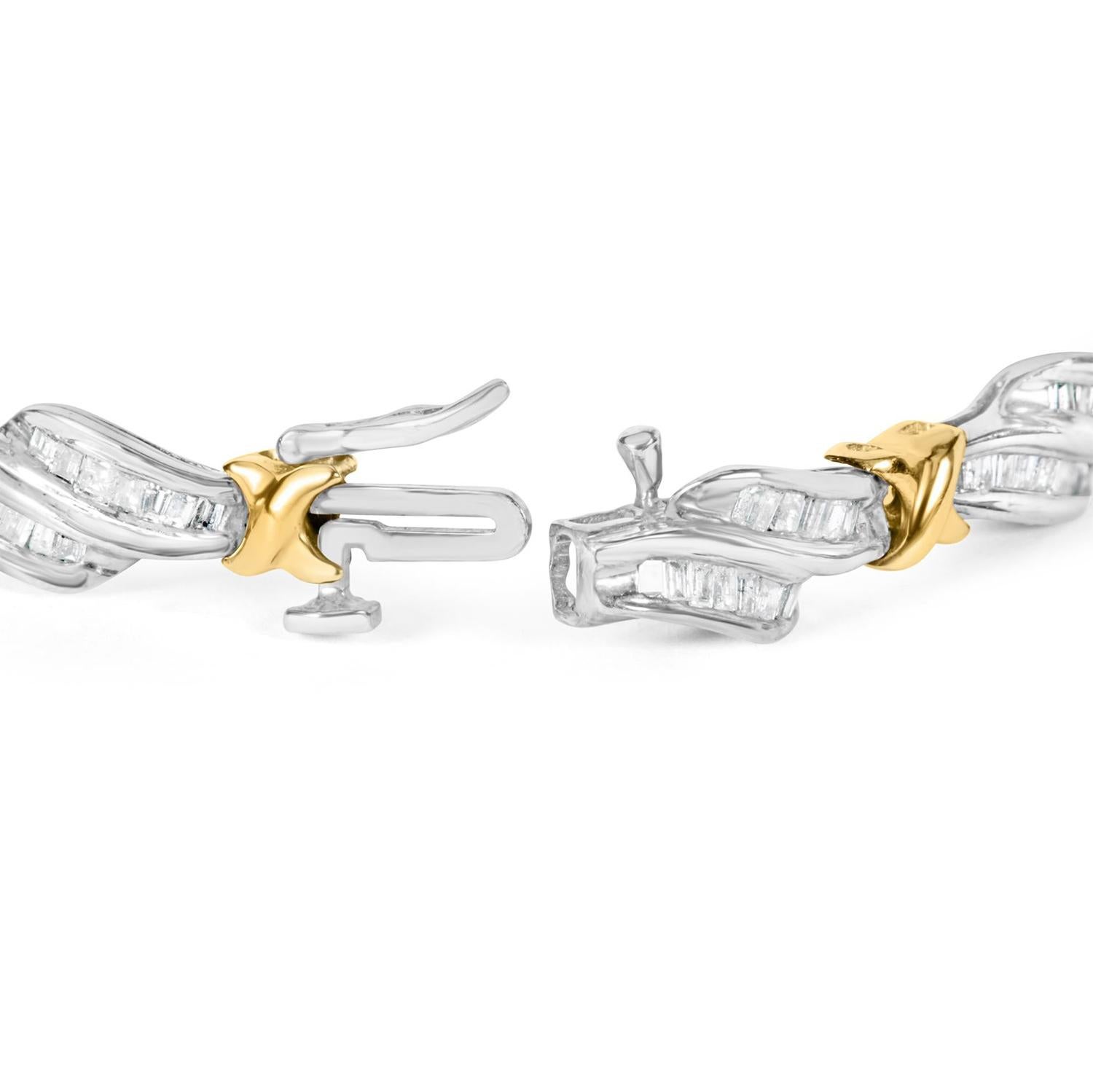 Taille baguette Bracelet à maillons en or 10 carats avec diamants taille baguette 2,05 carats en vente