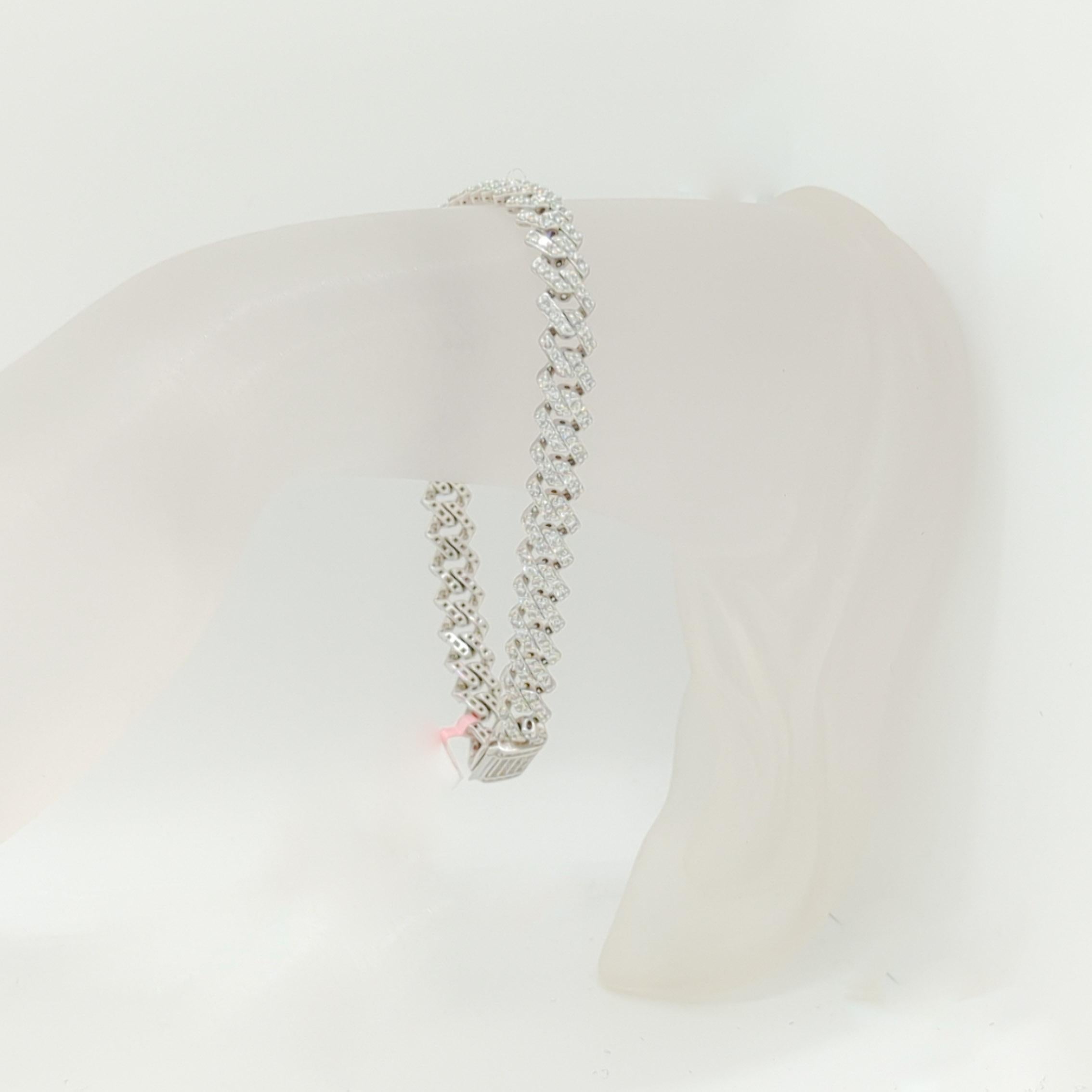 Round Cut Diamond Link Bracelet in 14k White Gold
