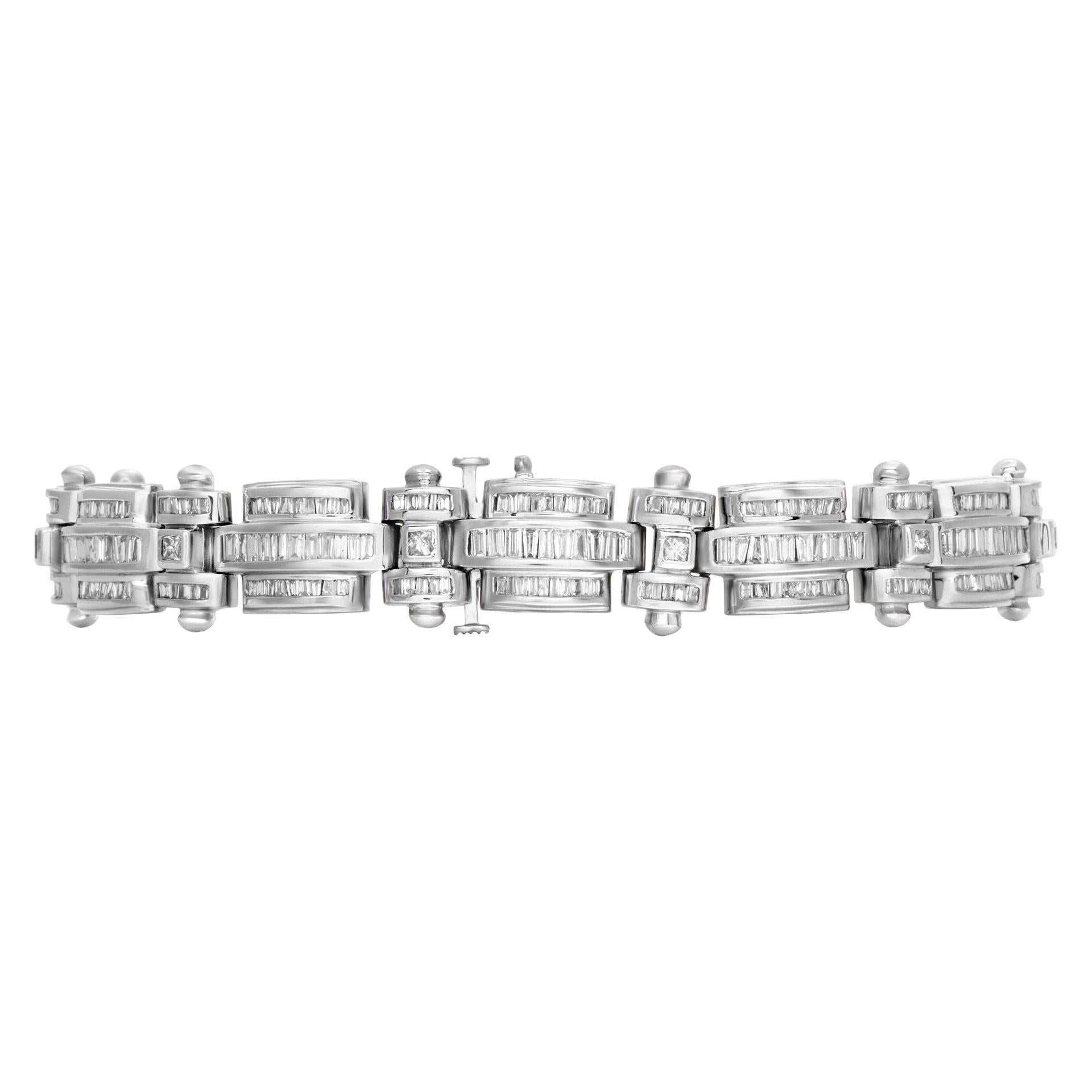 Baguette Cut Diamond Link Bracelet in 14k White Gold with Approximately 8.0 Carat in Baguette For Sale