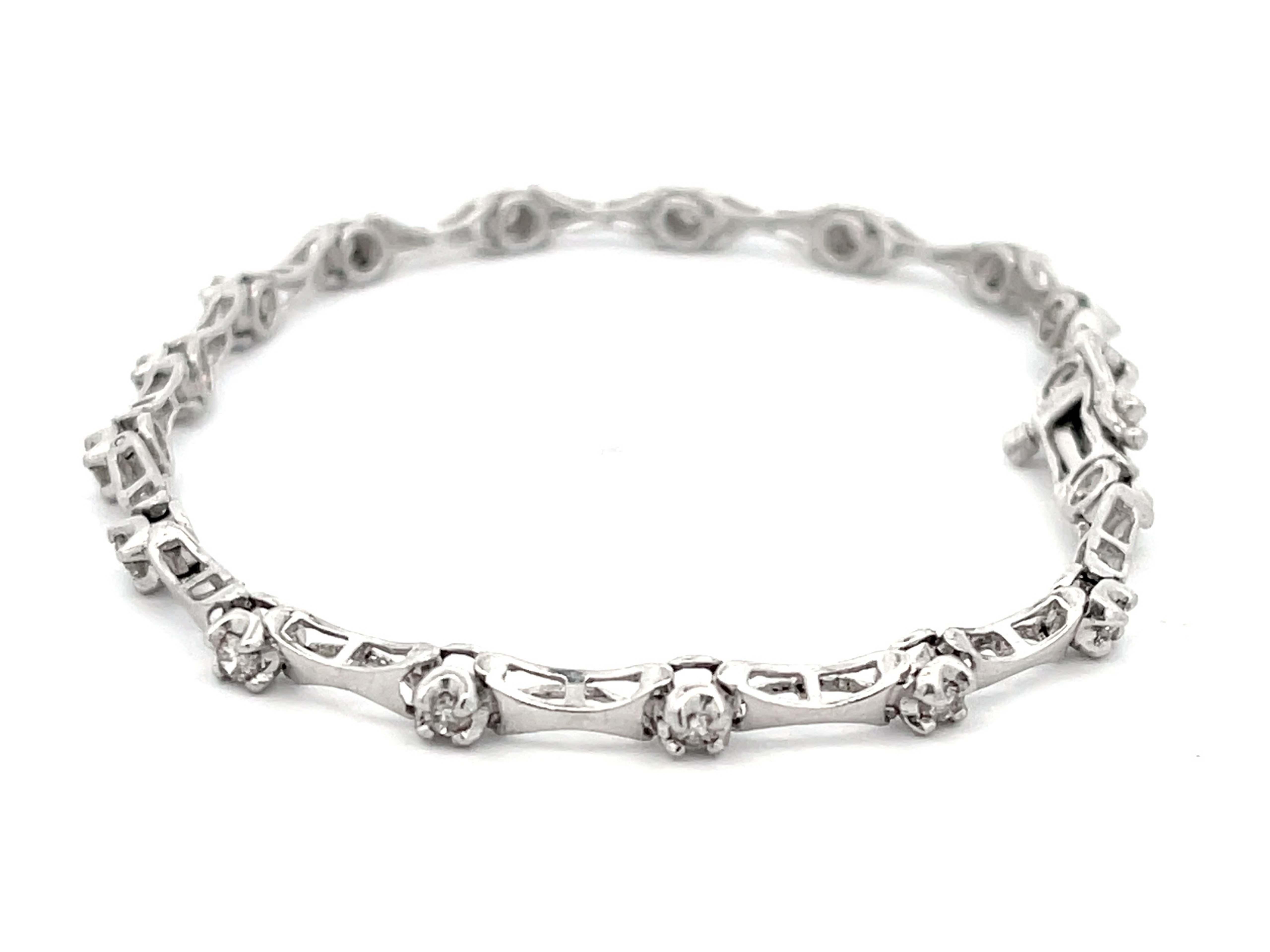 Modern Diamond Link Bracelet in Platinum For Sale