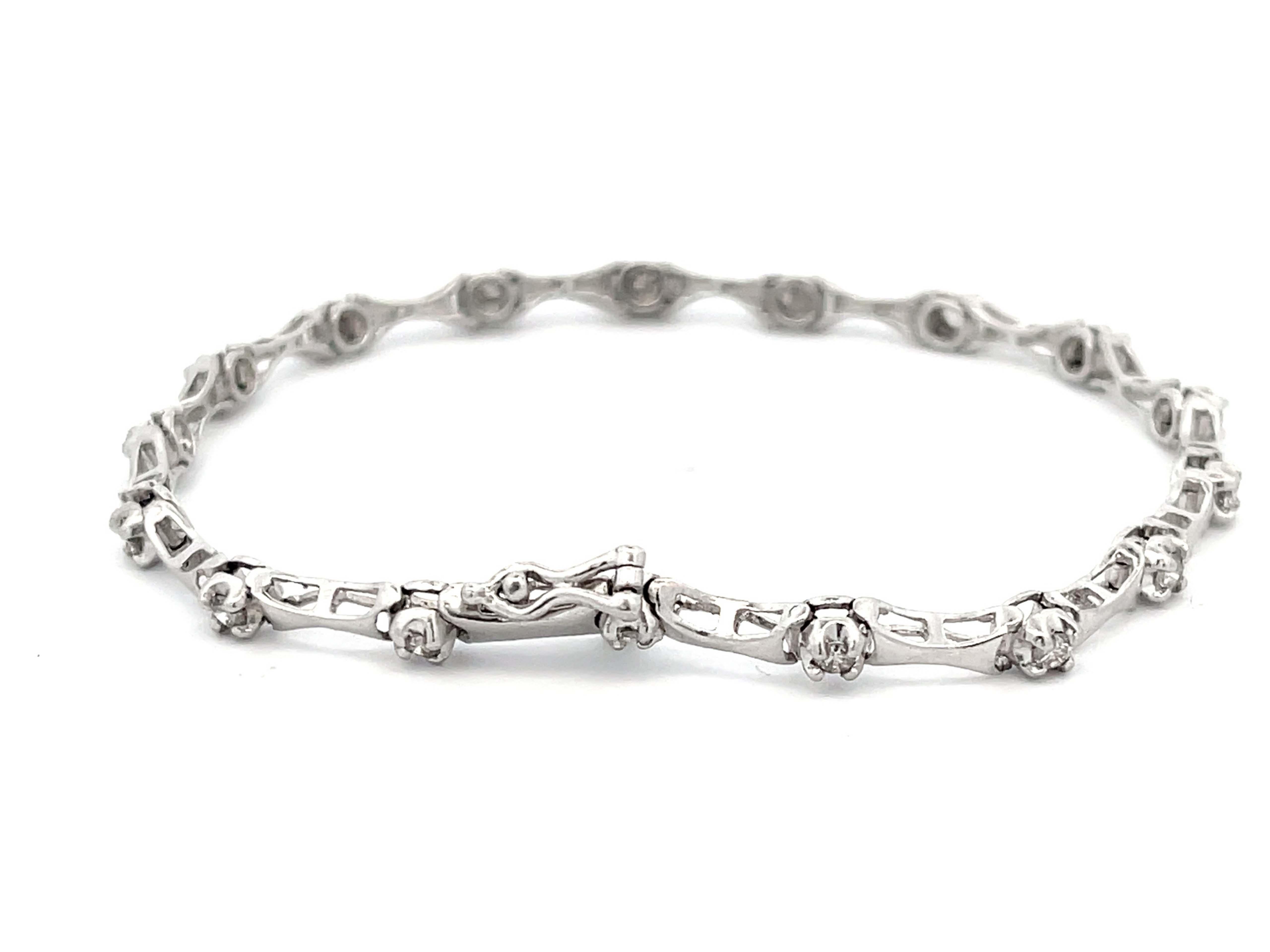 Women's Diamond Link Bracelet in Platinum For Sale
