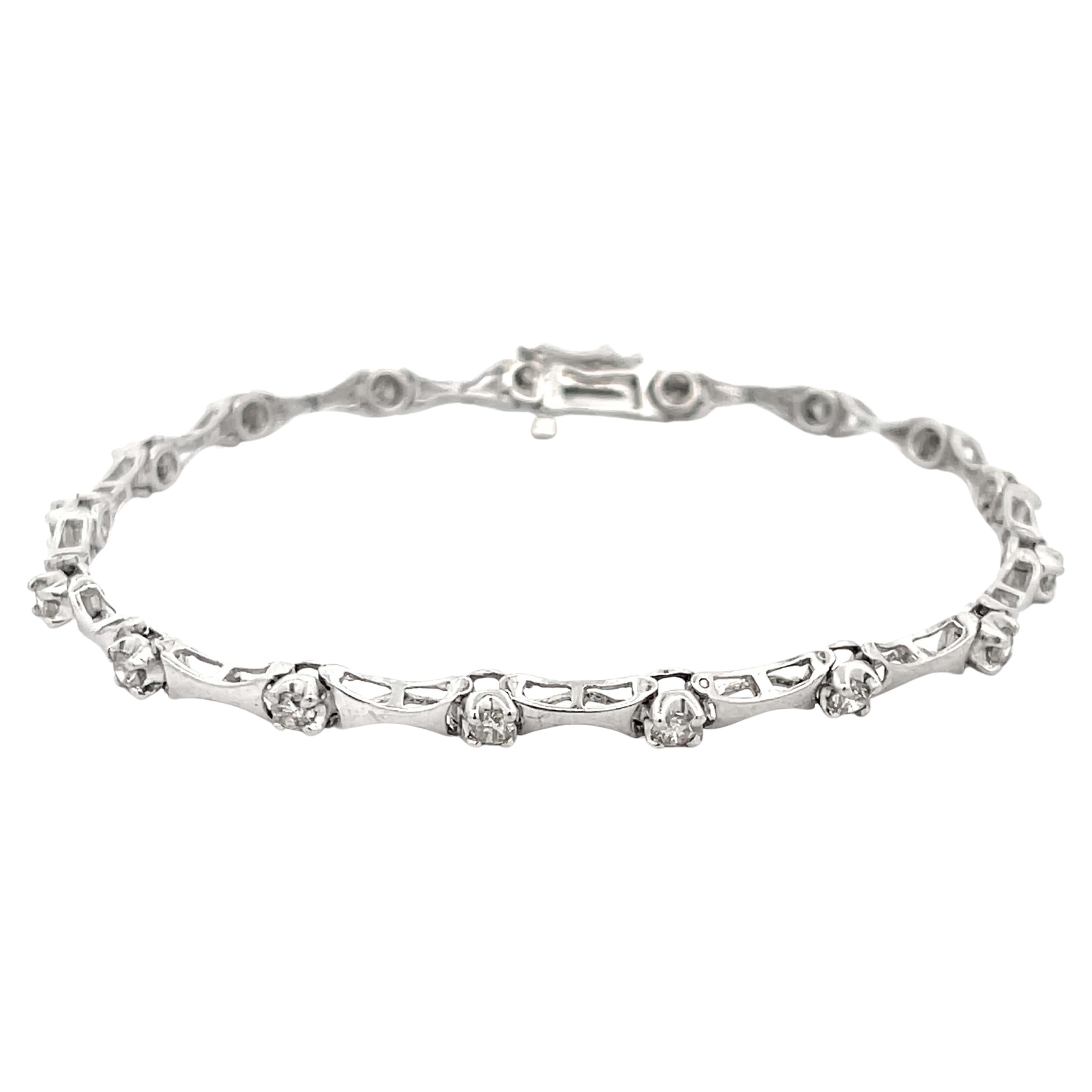 Diamond Link Bracelet in Platinum For Sale