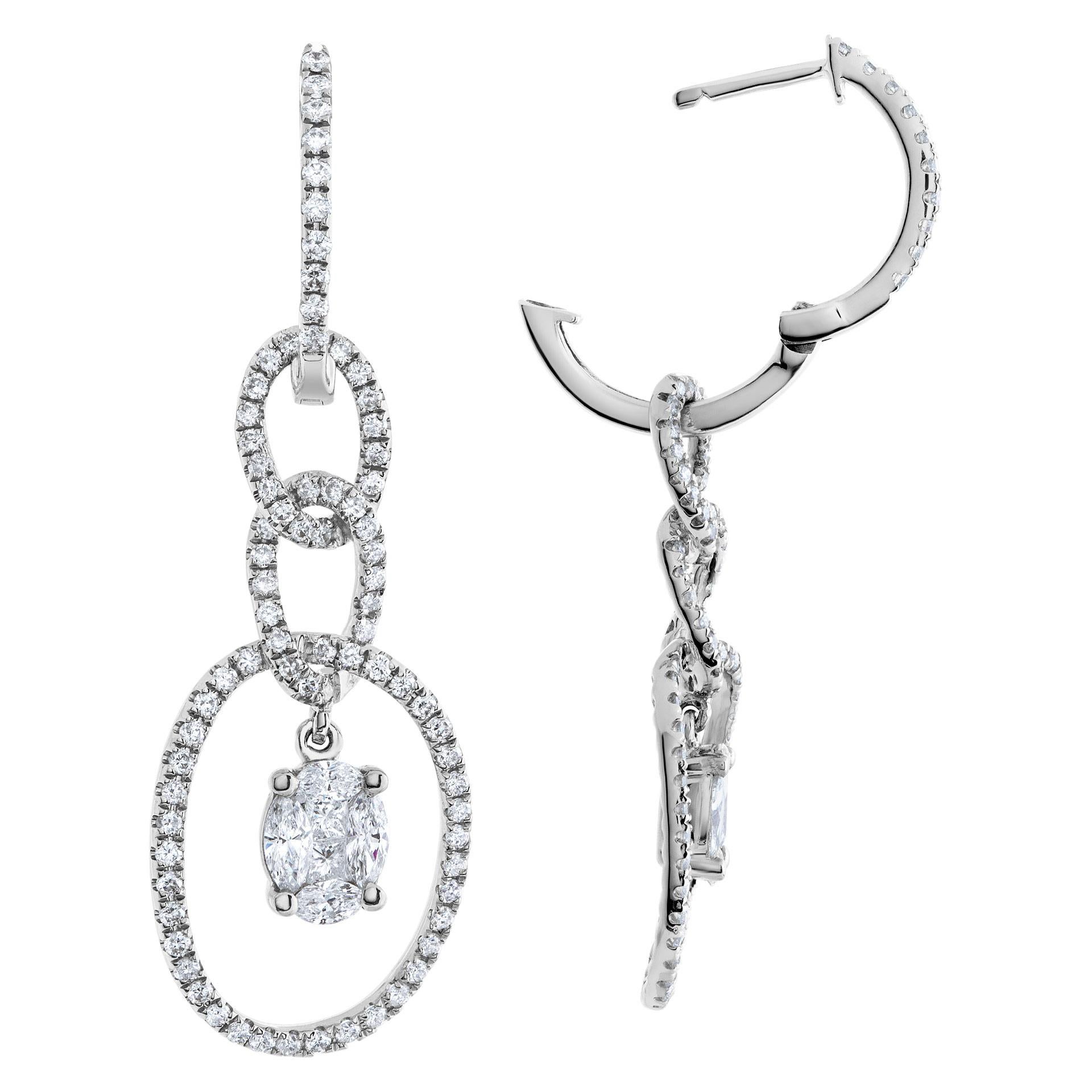 Diamond Link Drop Earring in 18k White Gold In Excellent Condition For Sale In Surfside, FL