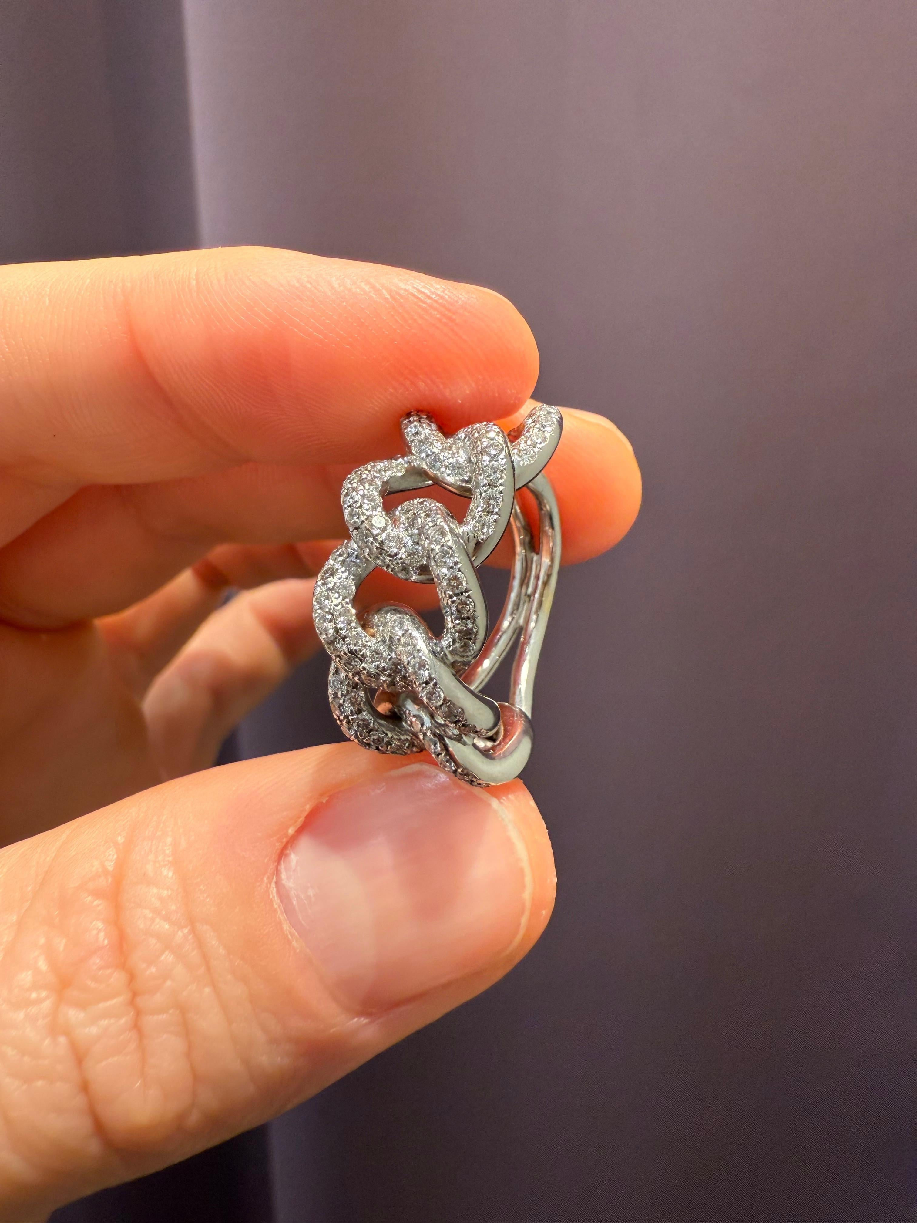 Women's or Men's Diamond Link Ring set in White Gold For Sale