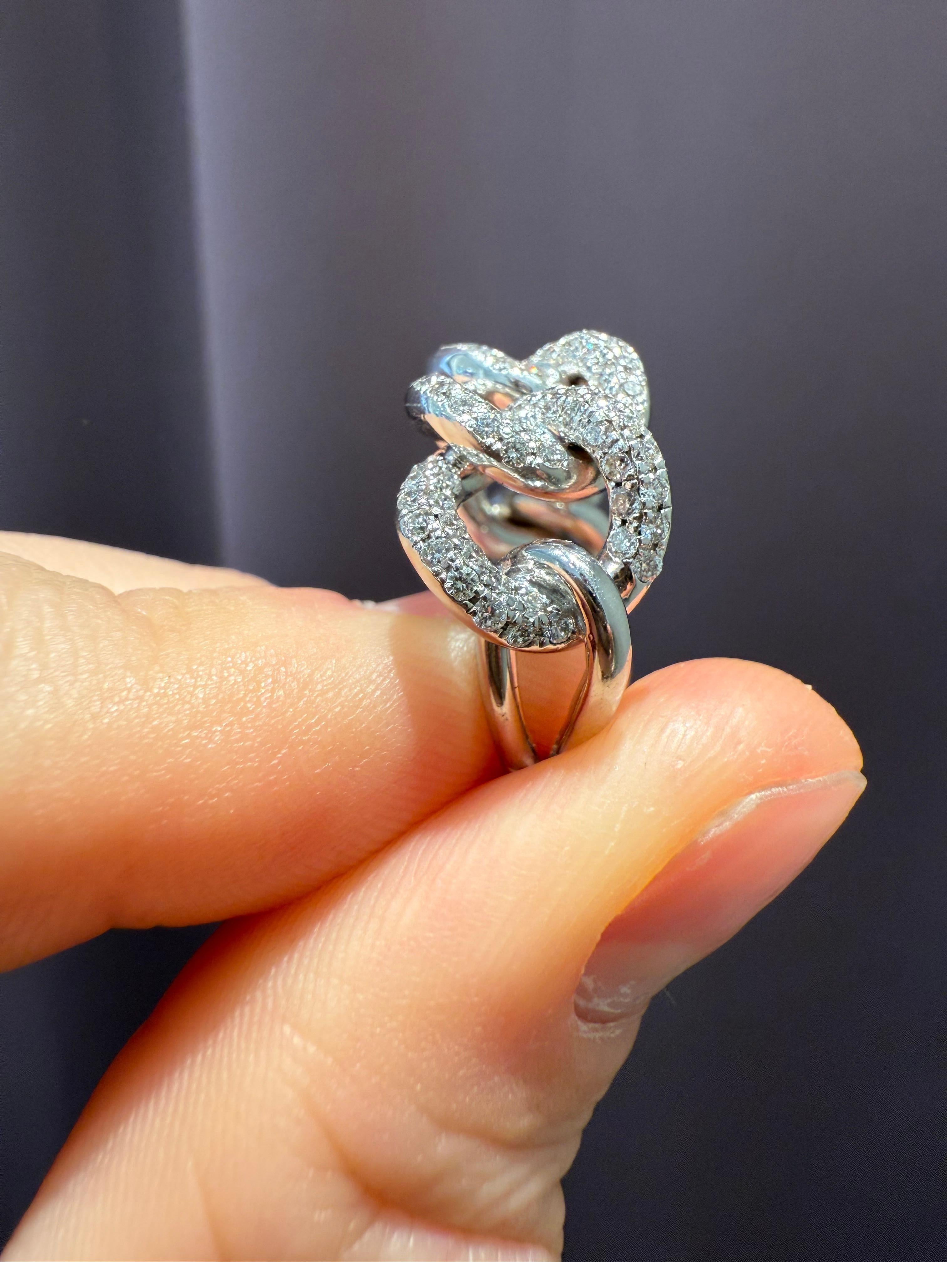Diamond Link Ring set in White Gold For Sale 1