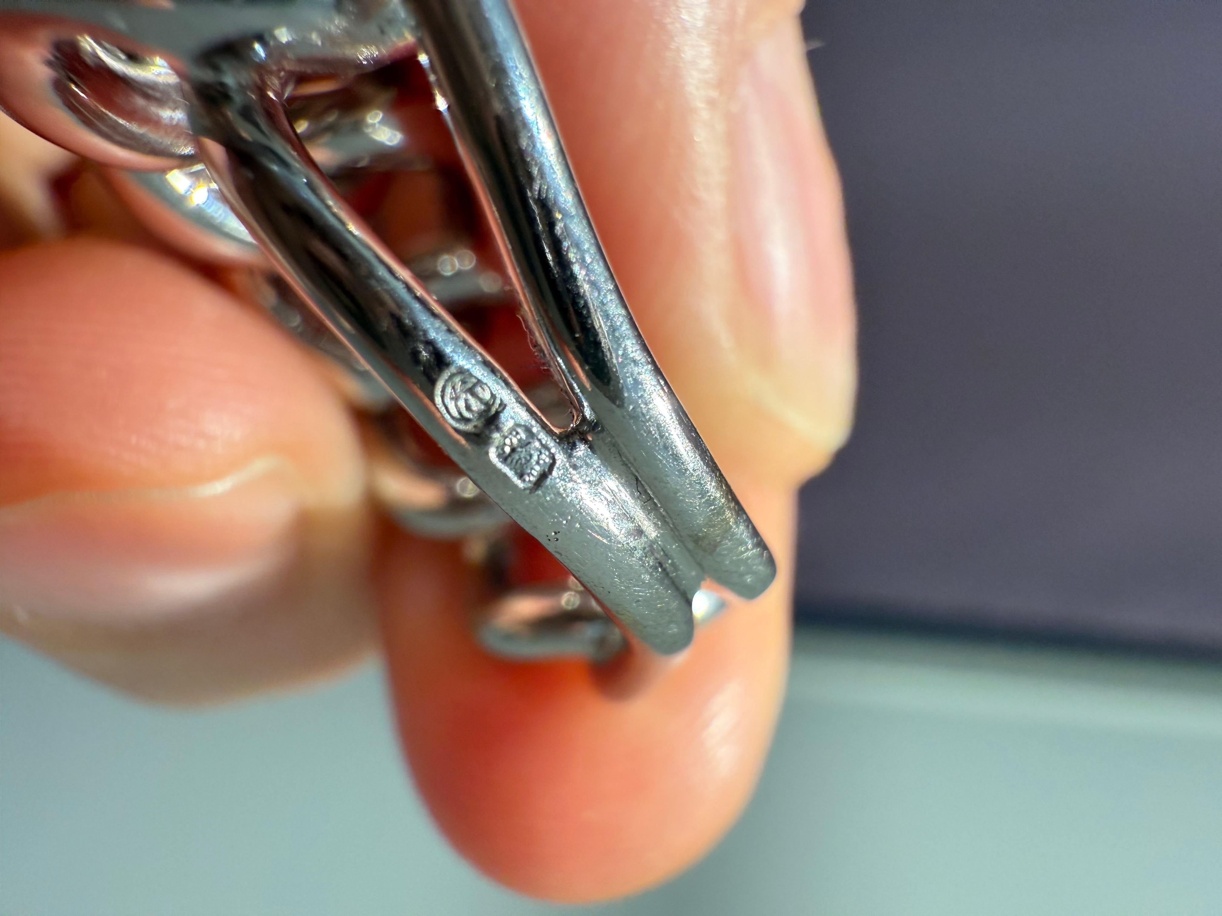 Diamond Link Ring set in White Gold For Sale 3