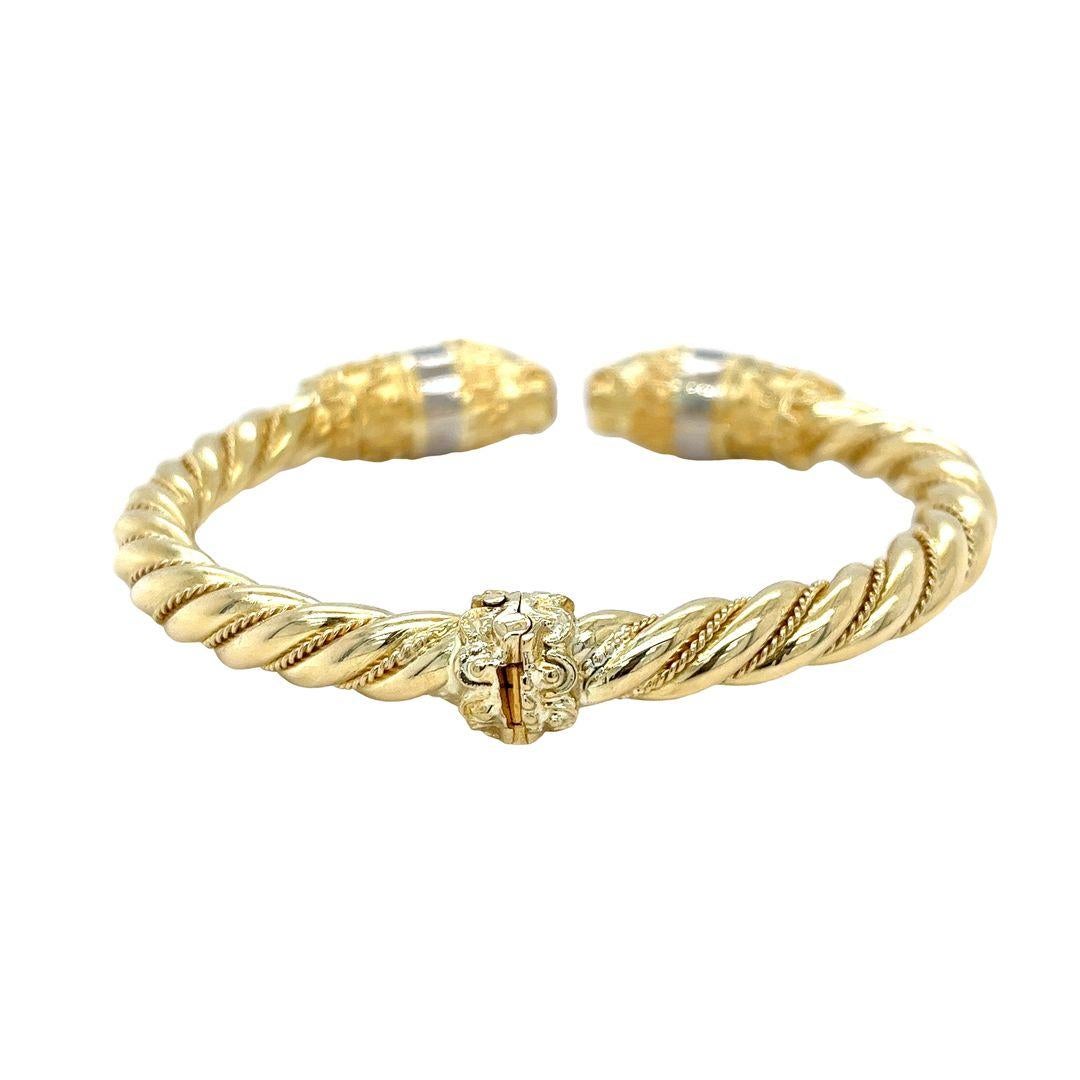 Diamant Löwenkopf Gold Manschettenarmband im Zustand „Gut“ im Angebot in Coral Gables, FL