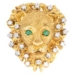 Diamond Lion Ring Emerald Eyes 18 Karat Yellow Gold Large Face Ornate Jewelry