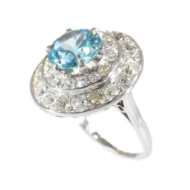Diamond Loaded Platinum Engagement Ring with a Big Starlite in its Center, 1950s im Zustand „Hervorragend“ im Angebot in Antwerp, BE