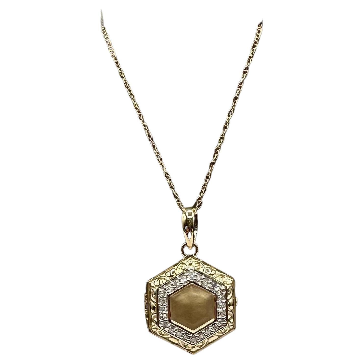 Diamond Locket in 10kt Yellow Gold – 0.10ctw GH SI2-I1 Diamonds, Matte Finish