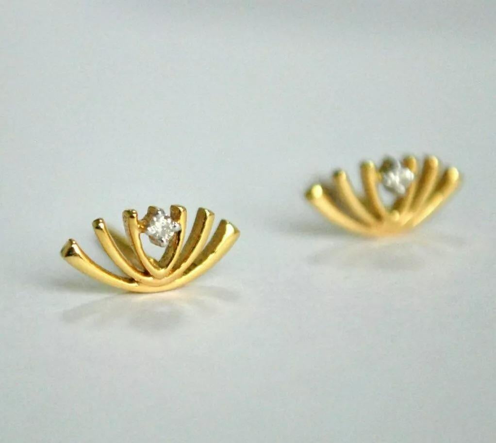 Diamond Lotus Stud 14k Gold Floral Everyday Small Screwback Tops Birthday Gift.
Light weight can be worn everyday

Additional information:
Condition: New without tags: A brand-new, unused, and unworn item (including handmade items) that is not in