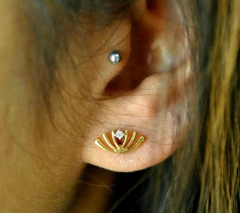 Diamond Lotus Stud Earrings in 14k Gold Floral Everyday Small Screwback Tops In New Condition For Sale In Chicago, IL