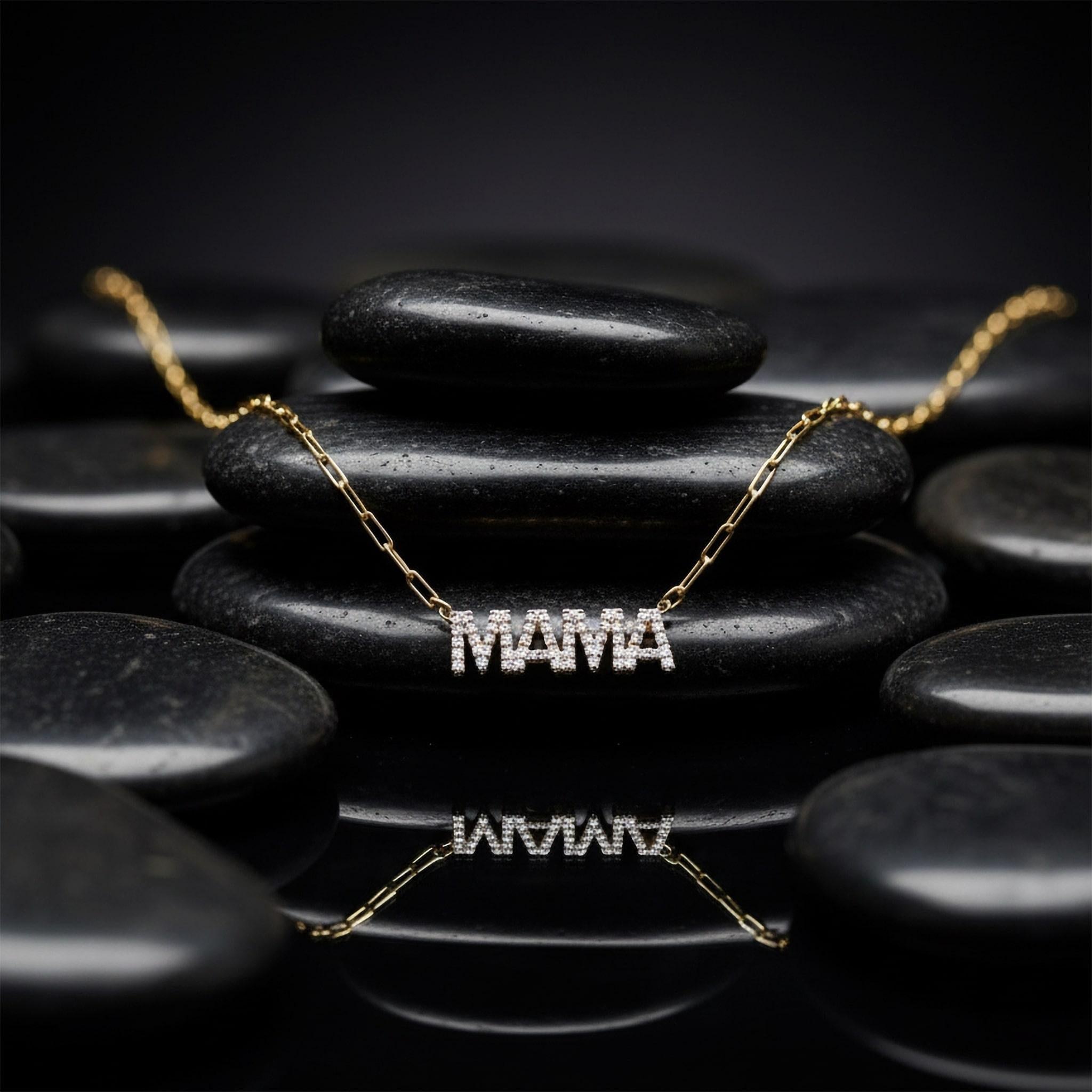 Moderne Collier en or jaune 14K (ou 18K sur demande) Diamond MAMA en vente