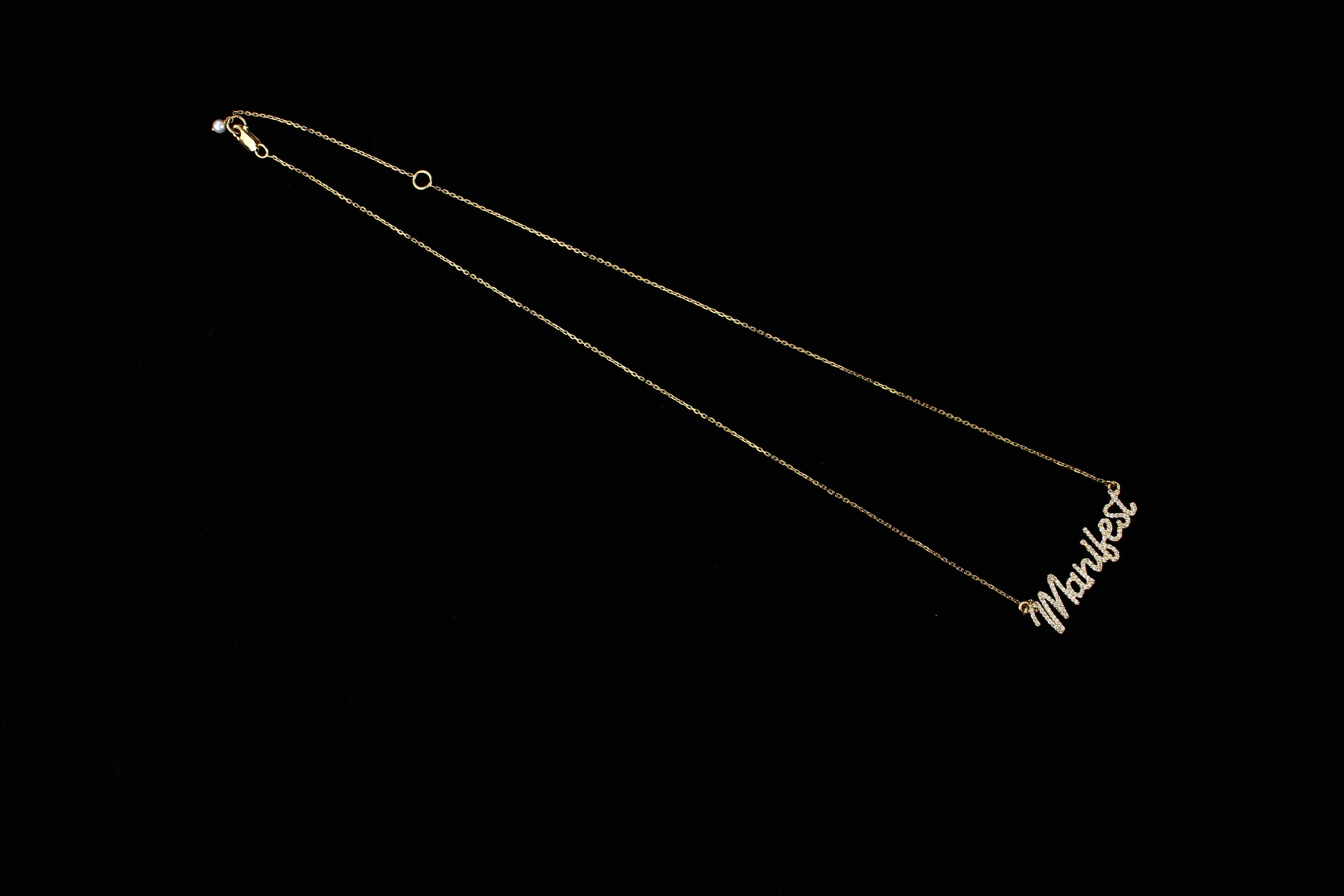 Diamond Manifest Pendant Necklace in 18k Solid Gold For Sale 1