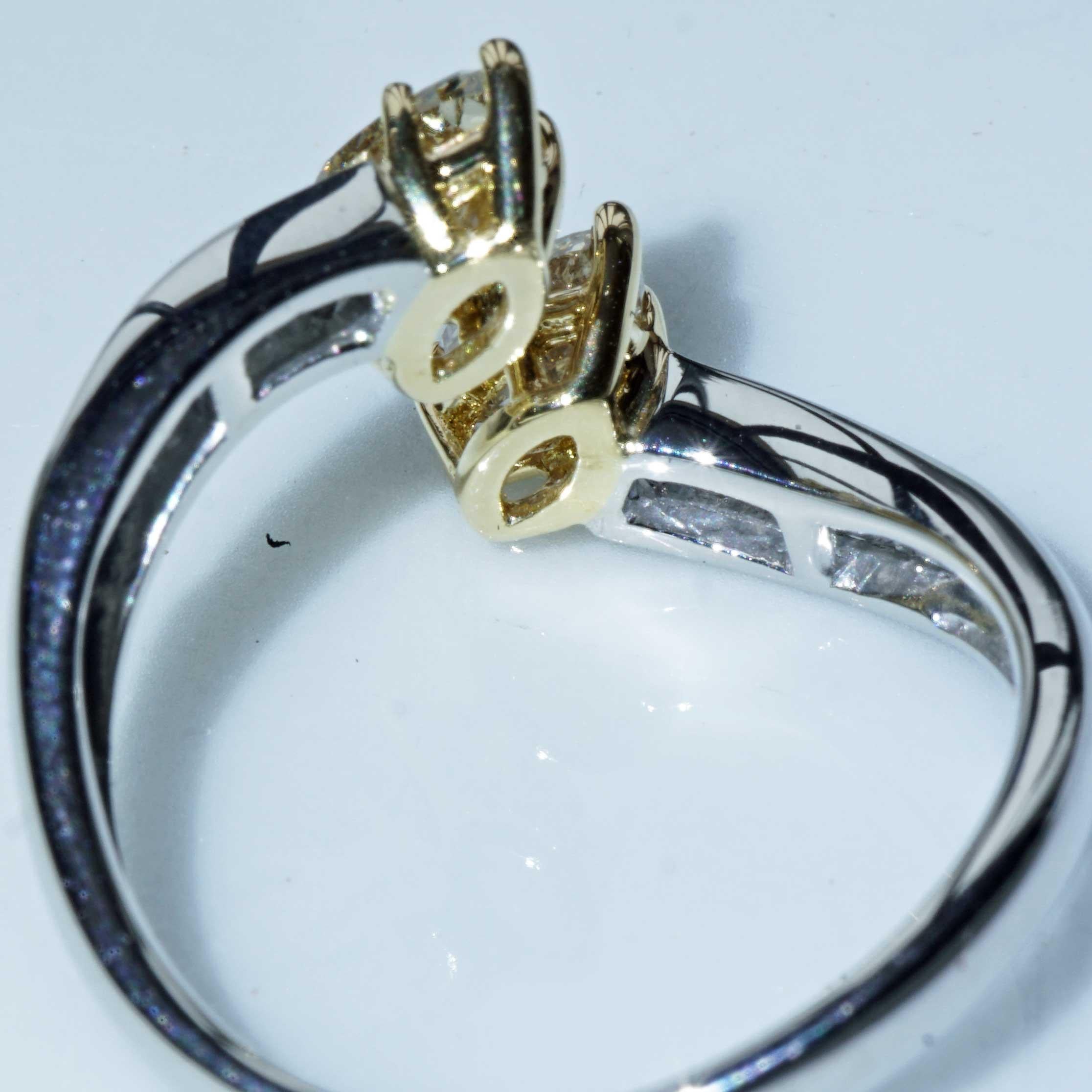 Women's or Men's Diamond Marquise Platinum Gold Ring 1.11 ct 0.36 ct exclusive and excellent For Sale