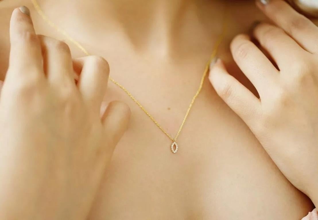 Taille ronde Pendentif marquise avec superposition de diamants en or massif 14 carats en vente