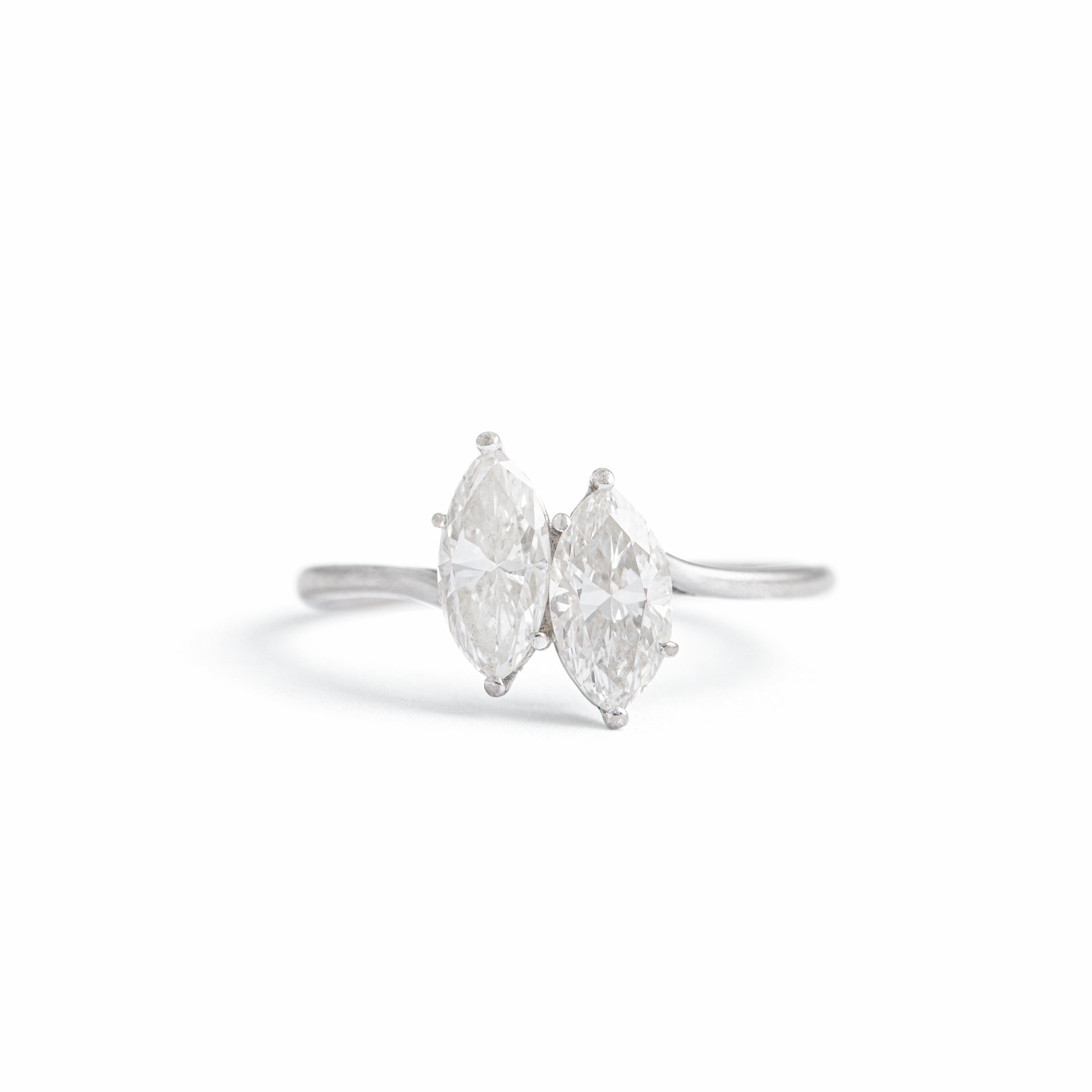 Diamond Marquise White Gold Ring In Good Condition For Sale In Geneva, CH