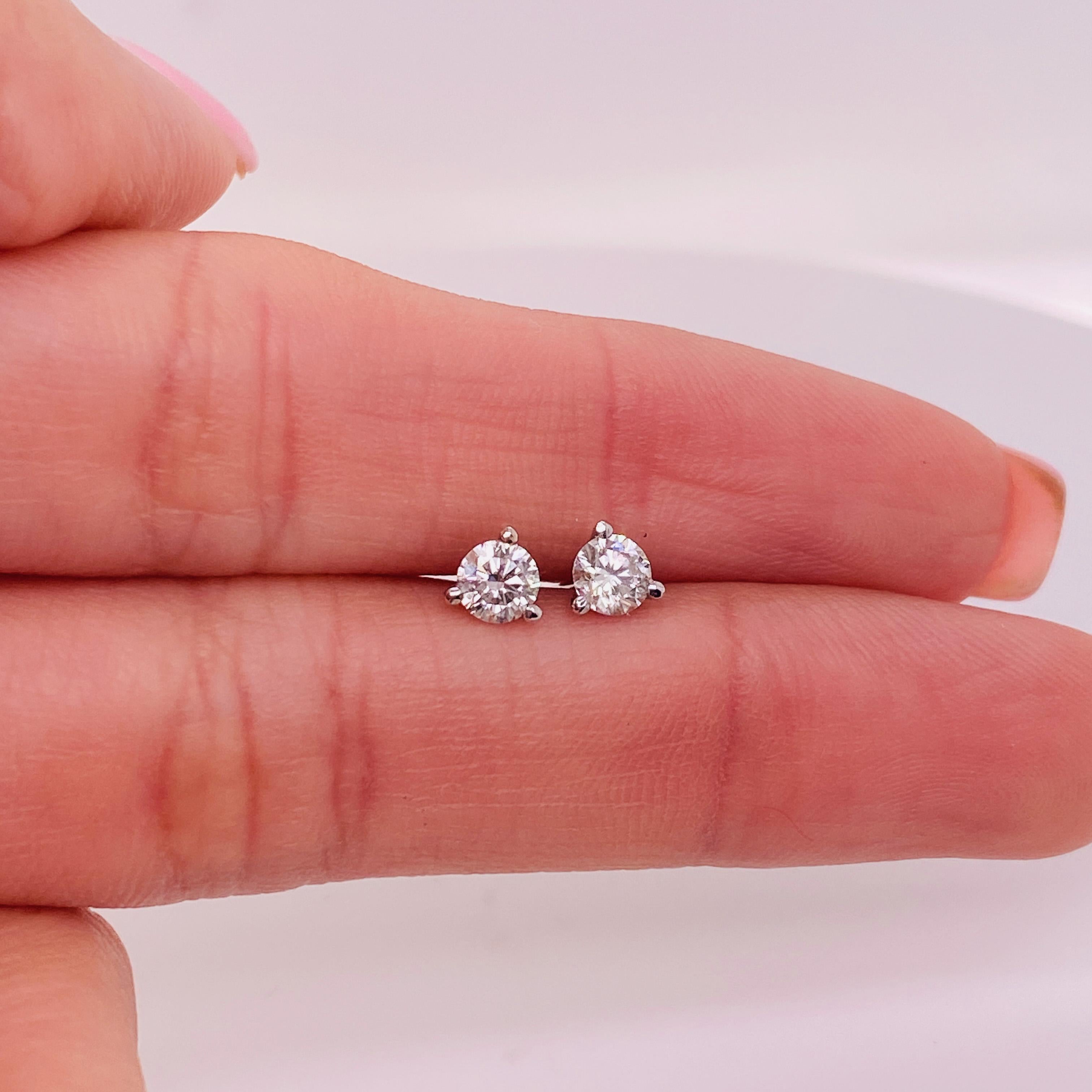 Boucles d'oreilles Martini diamantées 1/2 carat en or 14K, .50 Accent Stack LV Neuf - En vente à Austin, TX