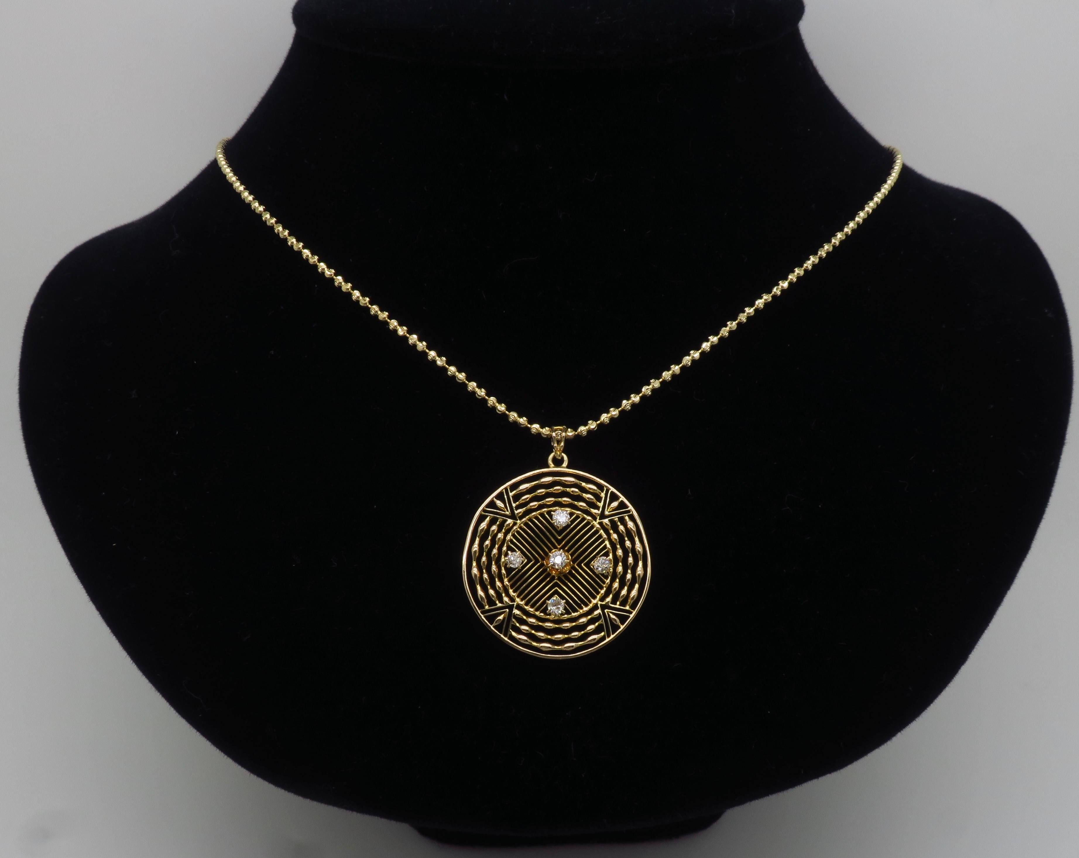 Diamond Medallion Pendant Necklace in 14k Yellow Gold For Sale 7