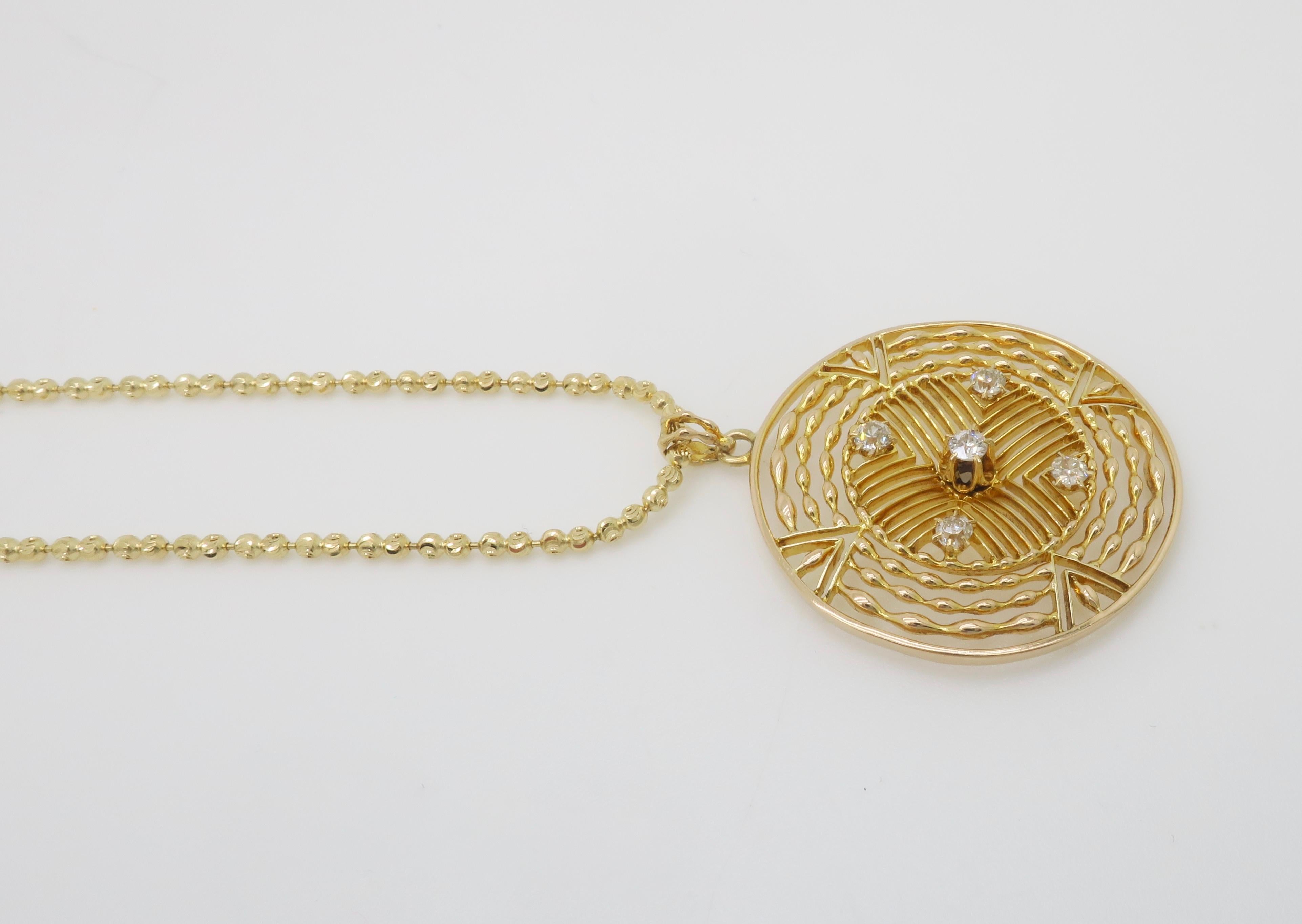 Diamond Medallion Pendant Necklace in 14k Yellow Gold For Sale 1