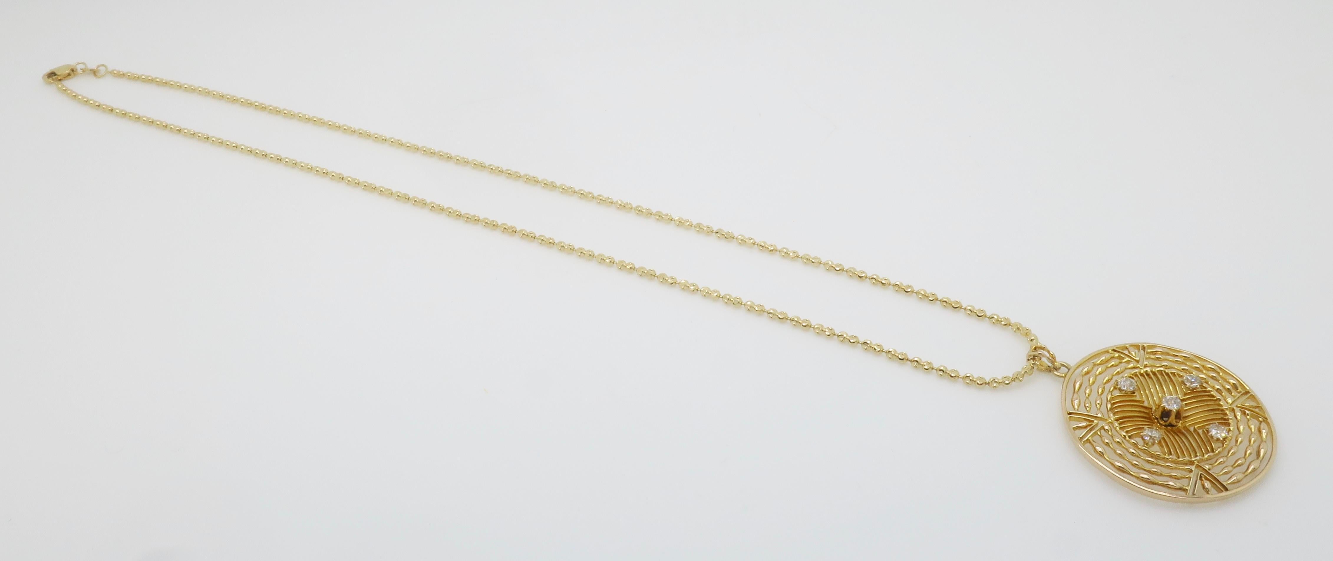 Diamond Medallion Pendant Necklace in 14k Yellow Gold For Sale 2