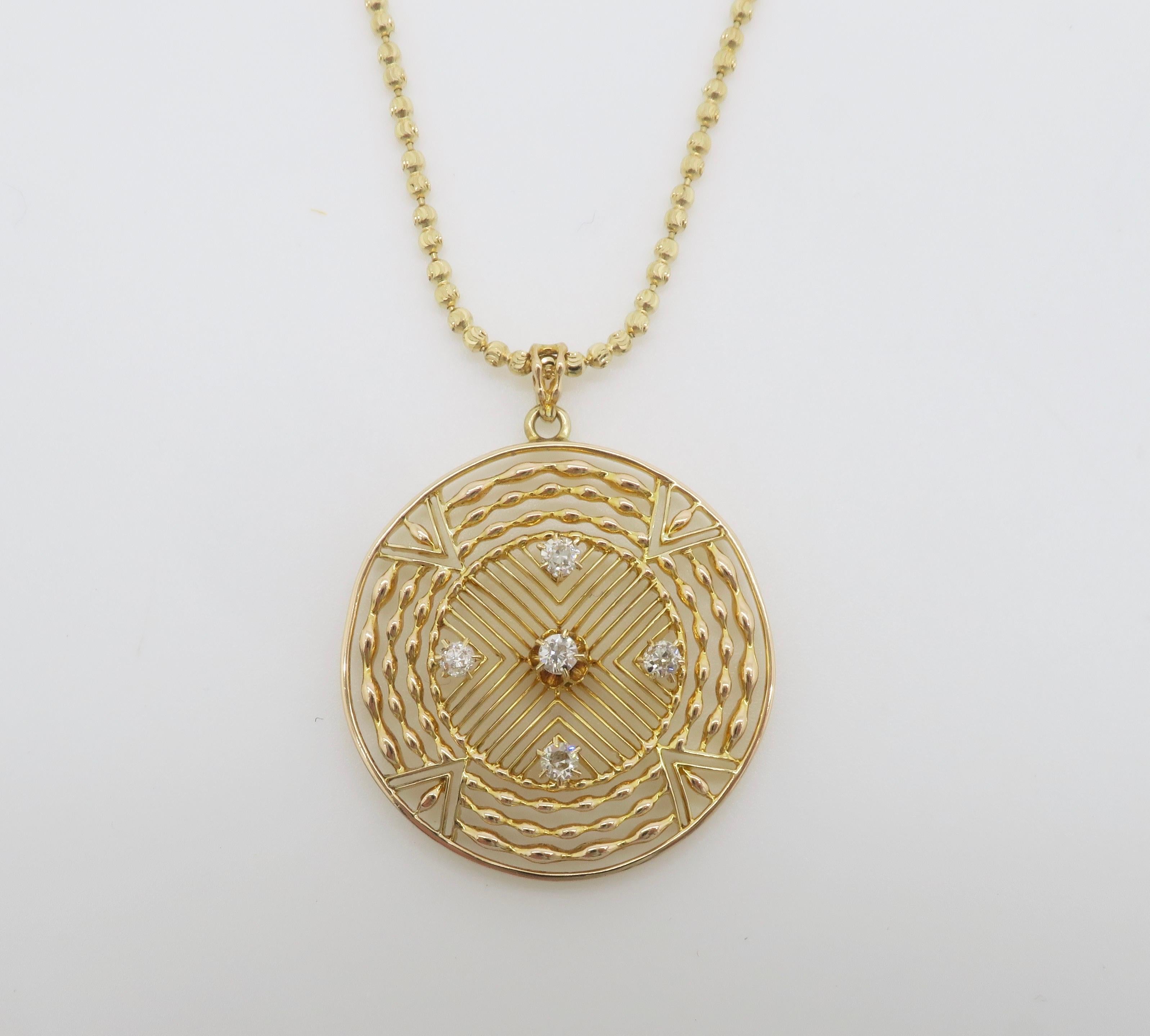 Diamond Medallion Pendant Necklace in 14k Yellow Gold For Sale 4