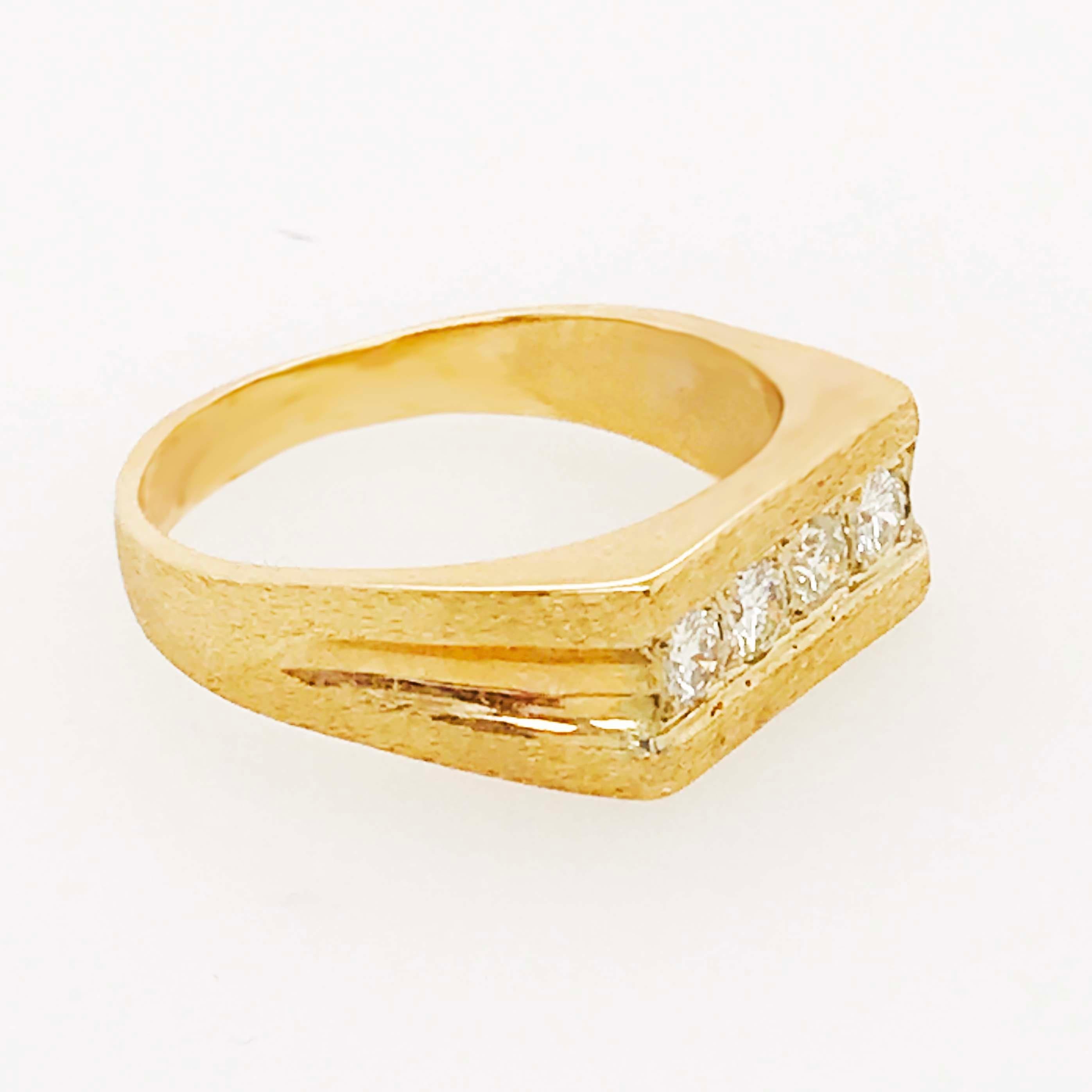 Diamant Herren-Hochzeitsring, maßgefertigte gebürstete Oberfläche, 14K Gelbgold, 3/4 Karat (Rundschliff) im Angebot