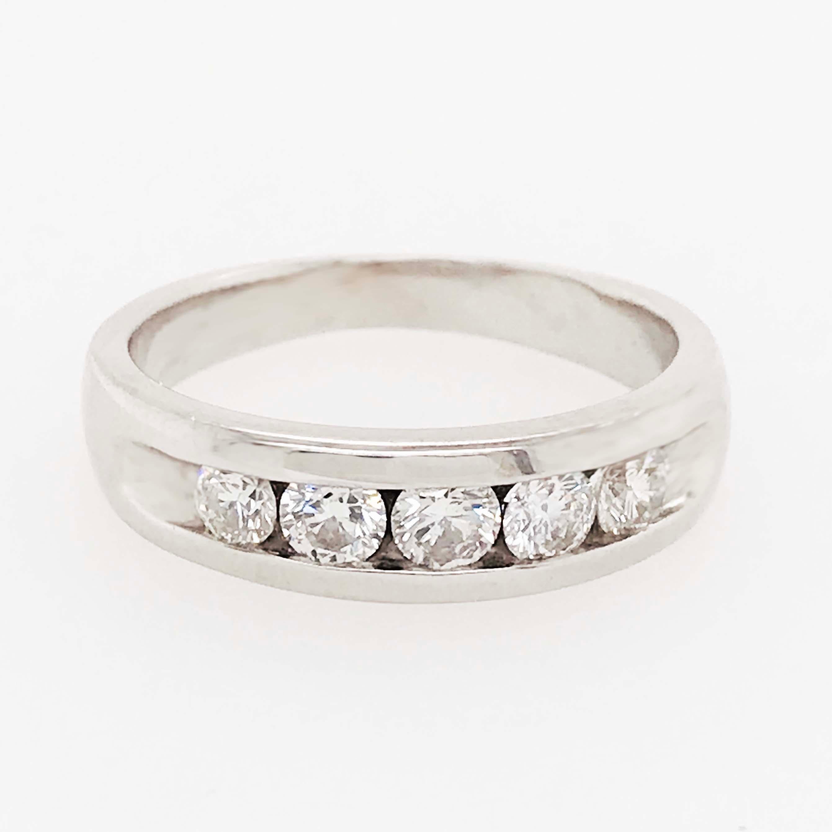 Taille ronde Alliance pour hommes en or blanc 14 carats avec diamants de 1,10 carat en vente
