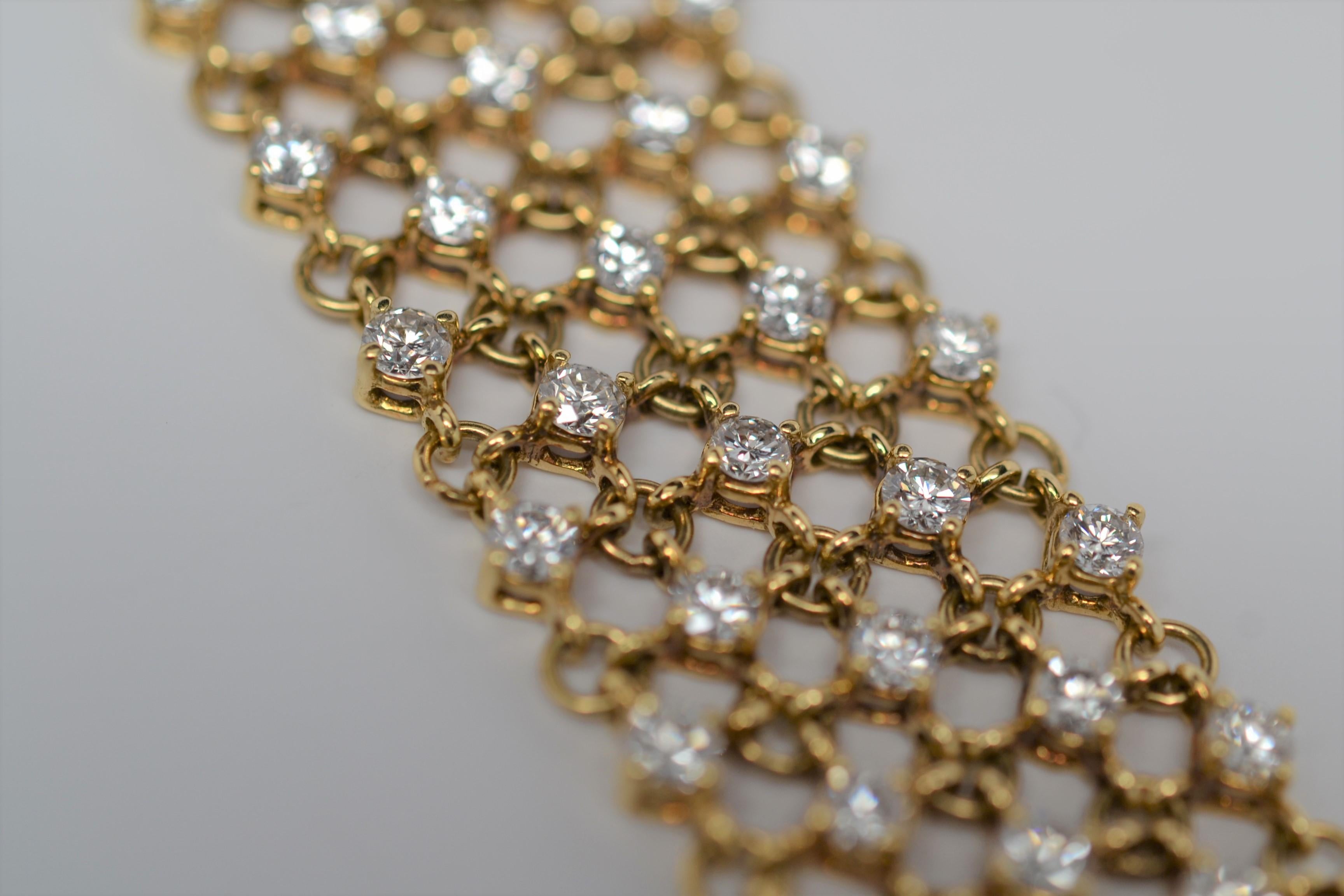 Diamond Mesh Link Bracelet with 8.12 Carats Set in 18k Yellow Gold For Sale 4
