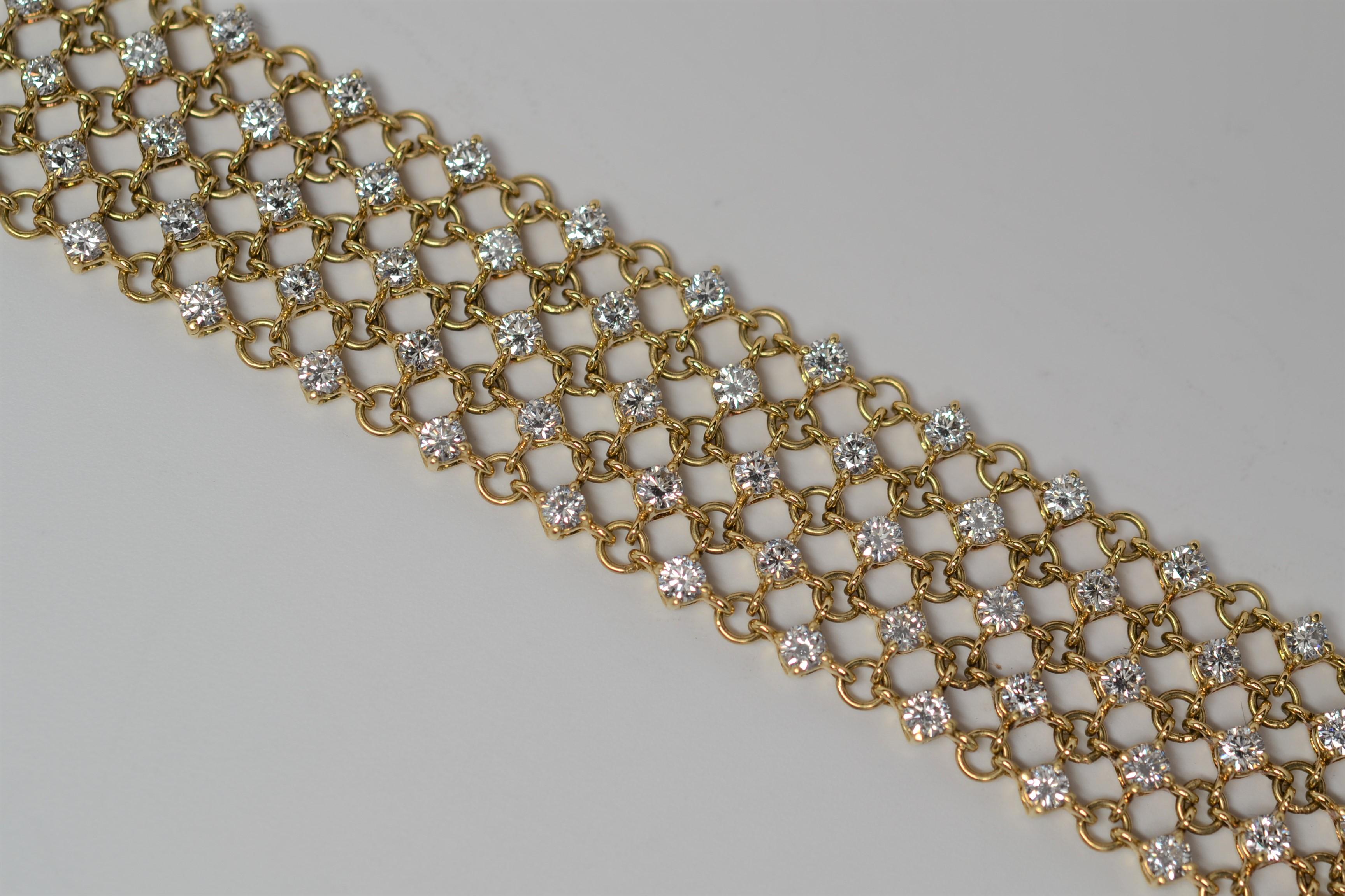 Diamond Mesh Link Bracelet with 8.12 Carats Set in 18k Yellow Gold In New Condition For Sale In New York, NY