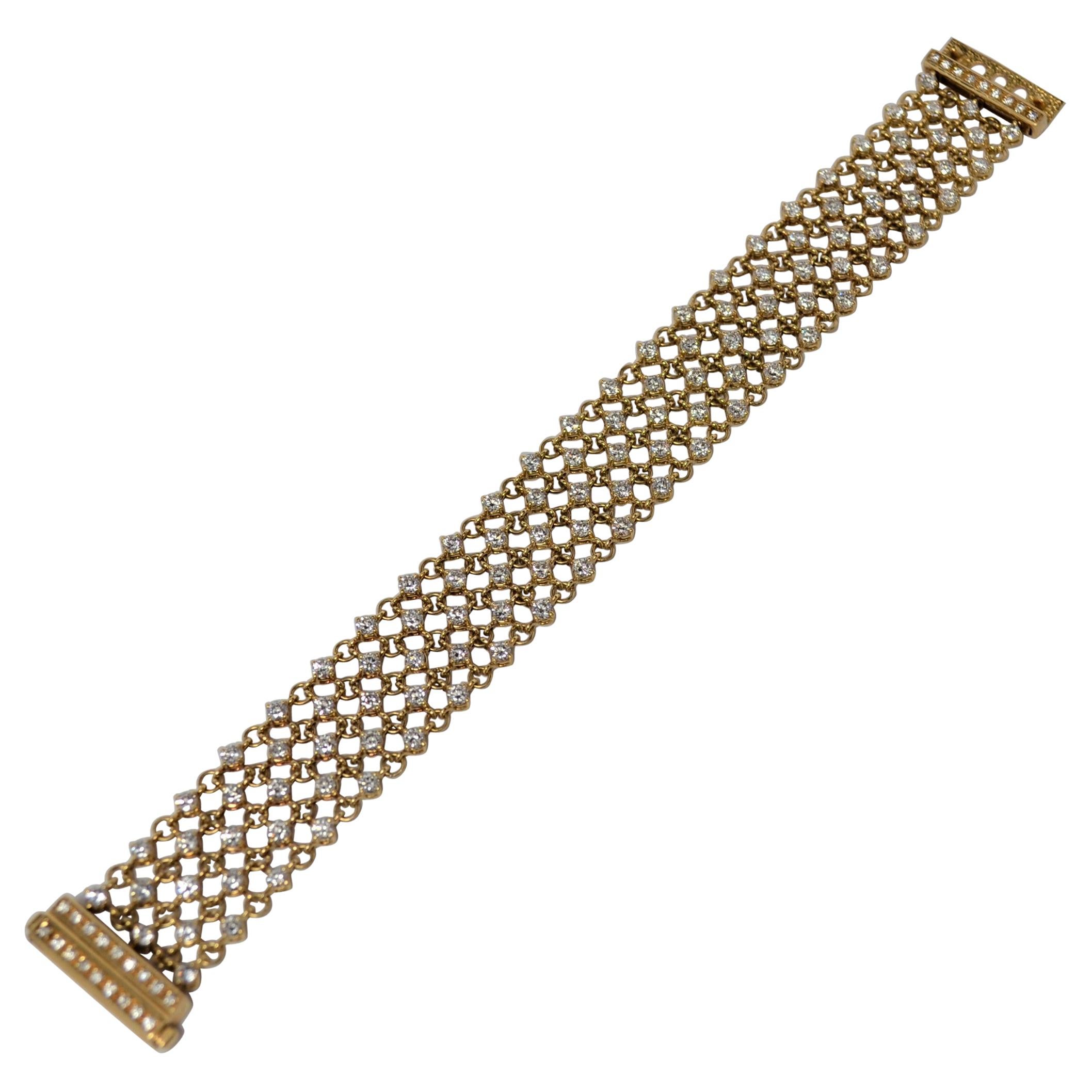 Diamond Mesh Link Bracelet with 8.12 Carats Set in 18k Yellow Gold For Sale