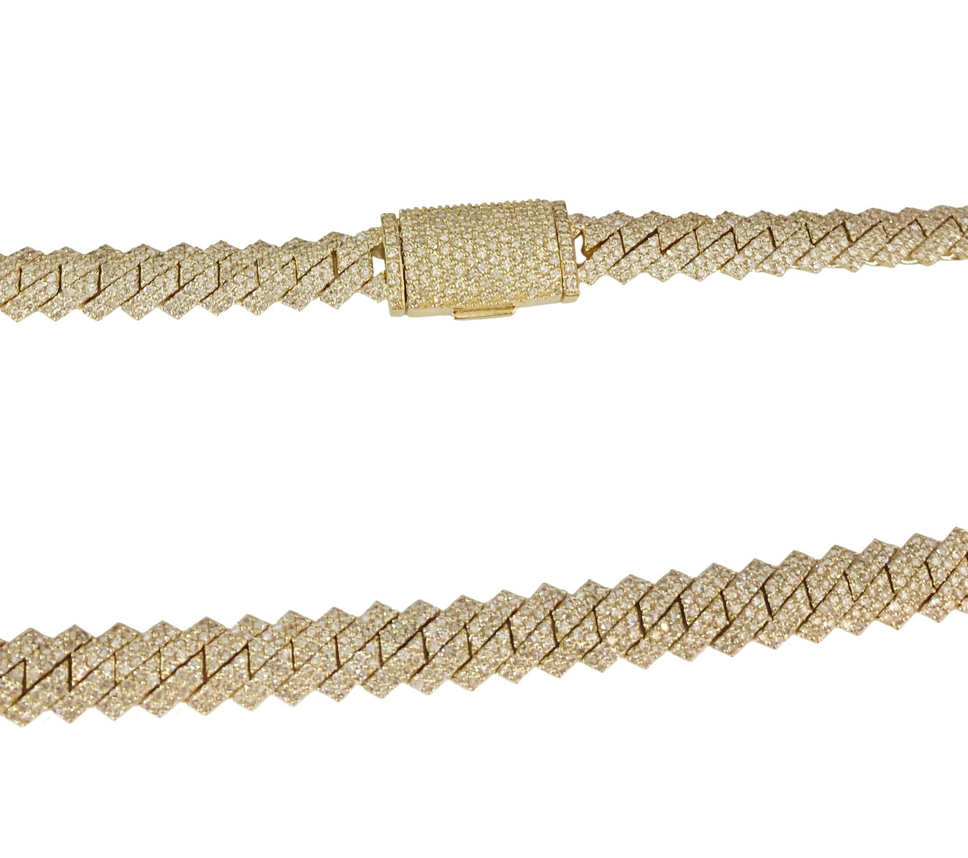 Diamond Miami Cuban Chain in Yellow Gold In New Condition For Sale In New York, NY