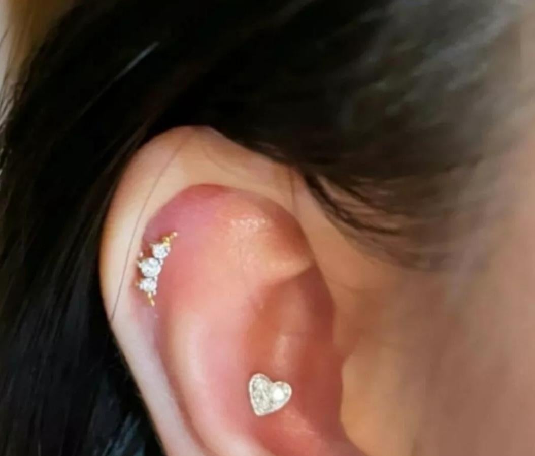 Diamant Minimalist Mond Piercing 14k Solid Gold Nase Ohr Piercing Mond Schmuck. (Art déco) im Angebot