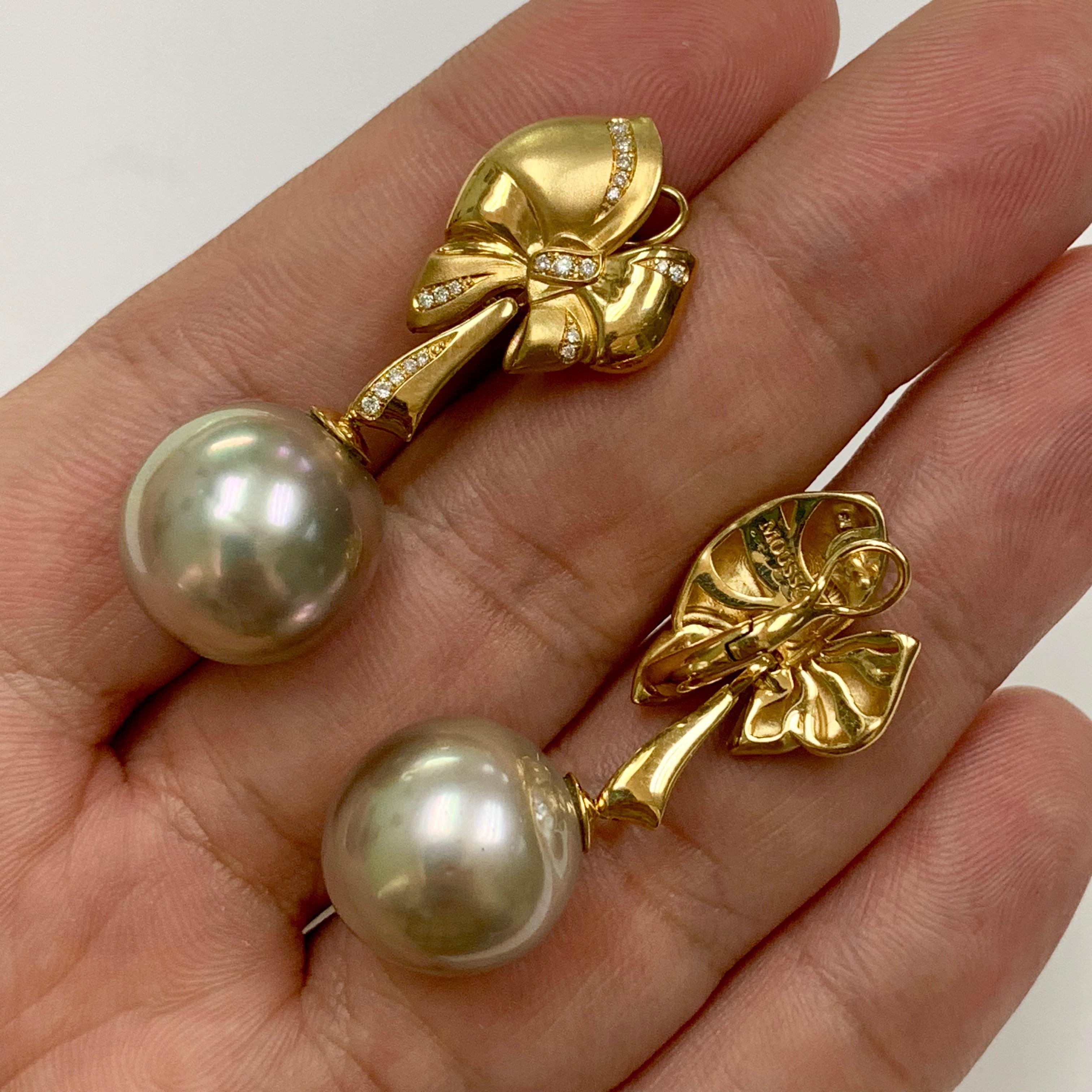 Contemporary Diamond Mocca Color Tahiti Pearl 18 Karat Yellow Gold Bow Earrings