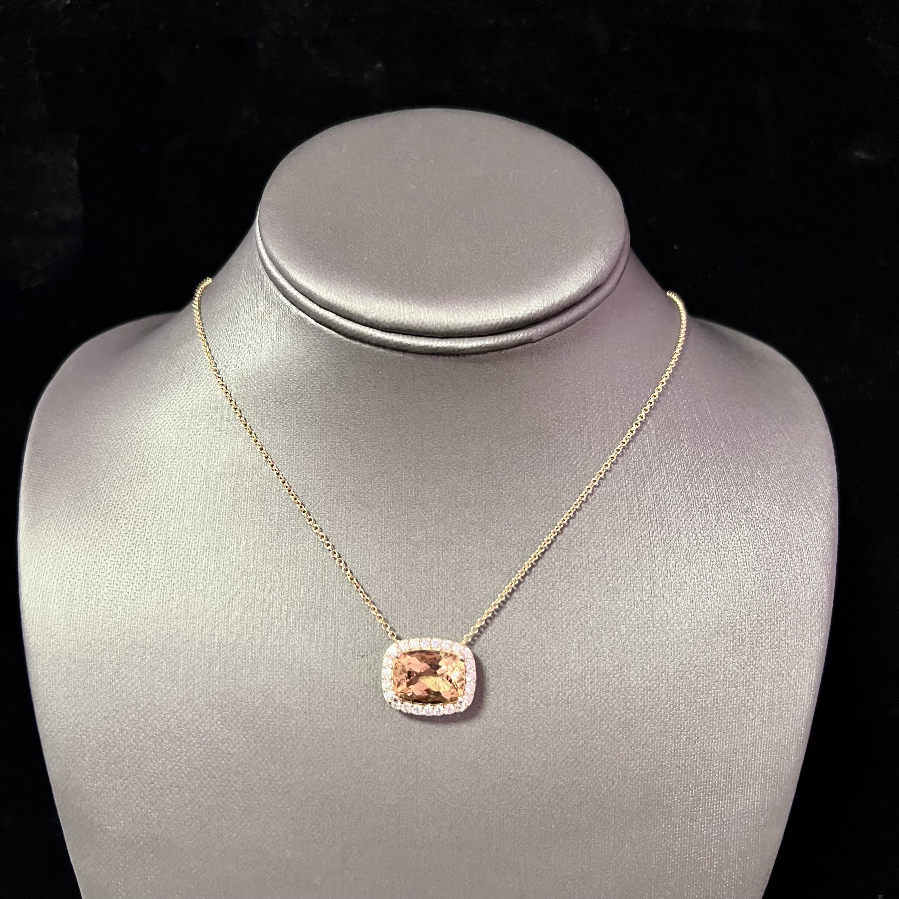 Collier pendentif en or 14 carats avec Morganite et diamants 7,35 carats certifiés TCW, 5 950 $ en vente 2