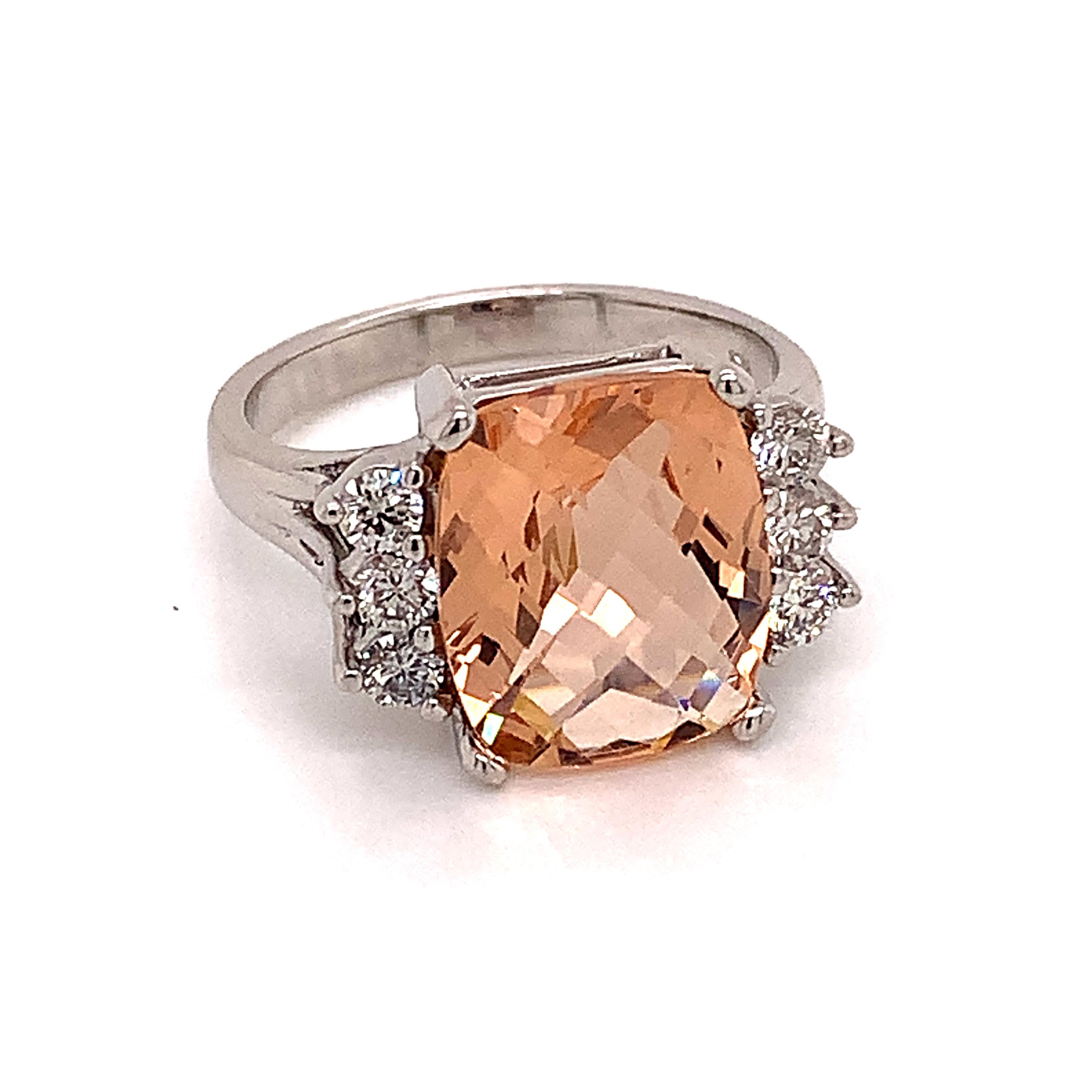 Taille coussin Bague Morganite en or 14 carats certifiée TCW de 5,60 carats en vente