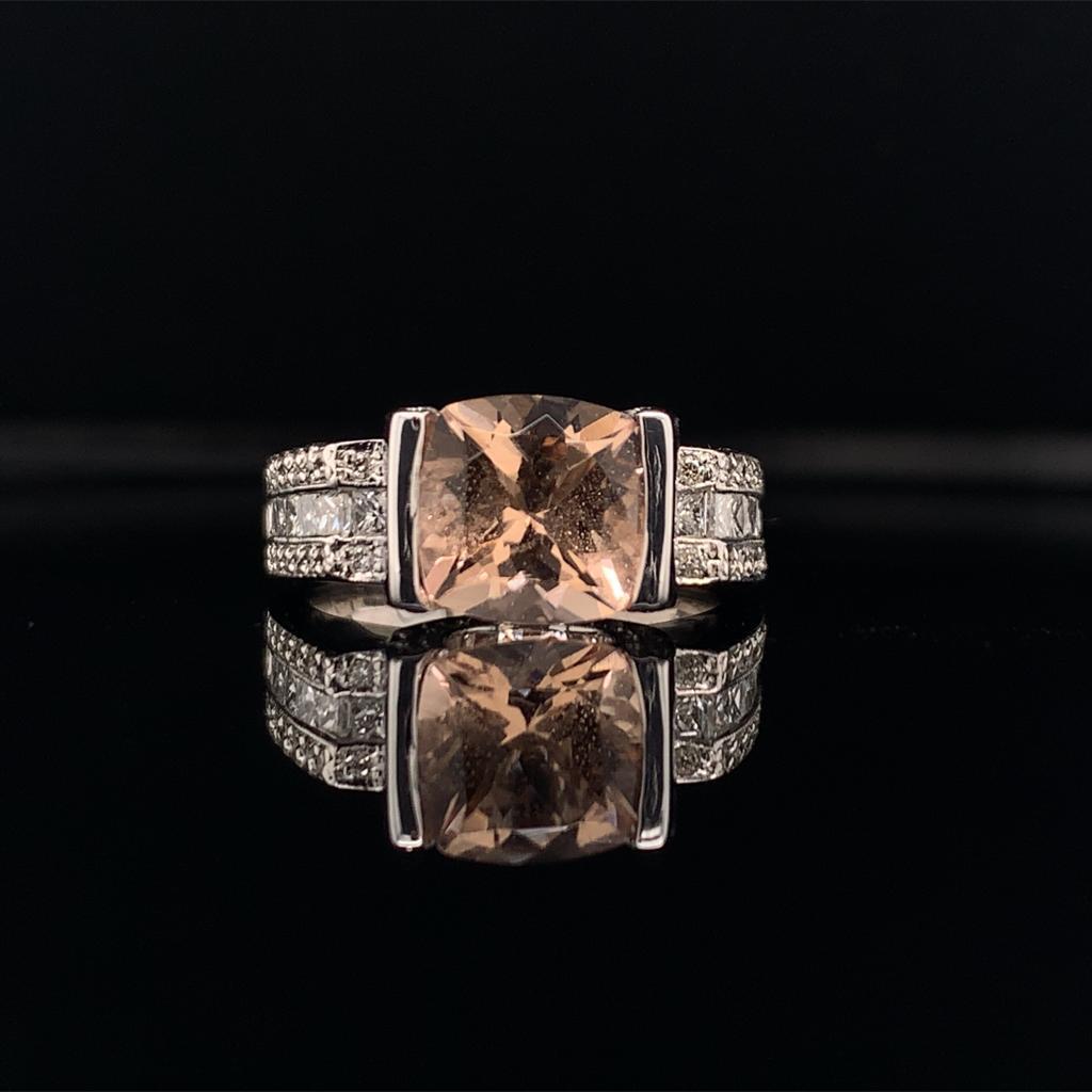 Anello con diamante e morganite 2,76 TCW in oro bianco 18k per donne certificato In condizioni Nuovo in vendita a Brooklyn, NY