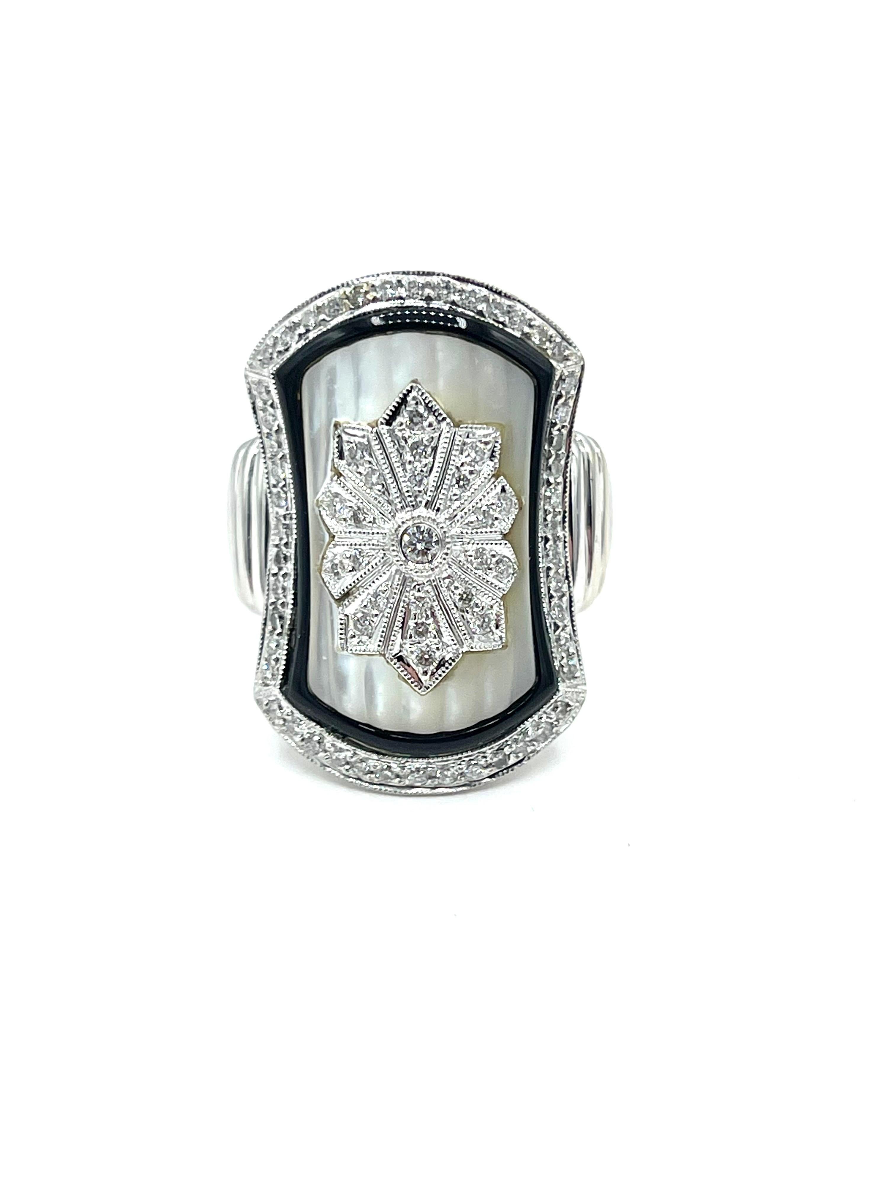 Round Cut Diamond Mother of Pearl and Onyx 18K White Gold Cocktail Ring For Sale