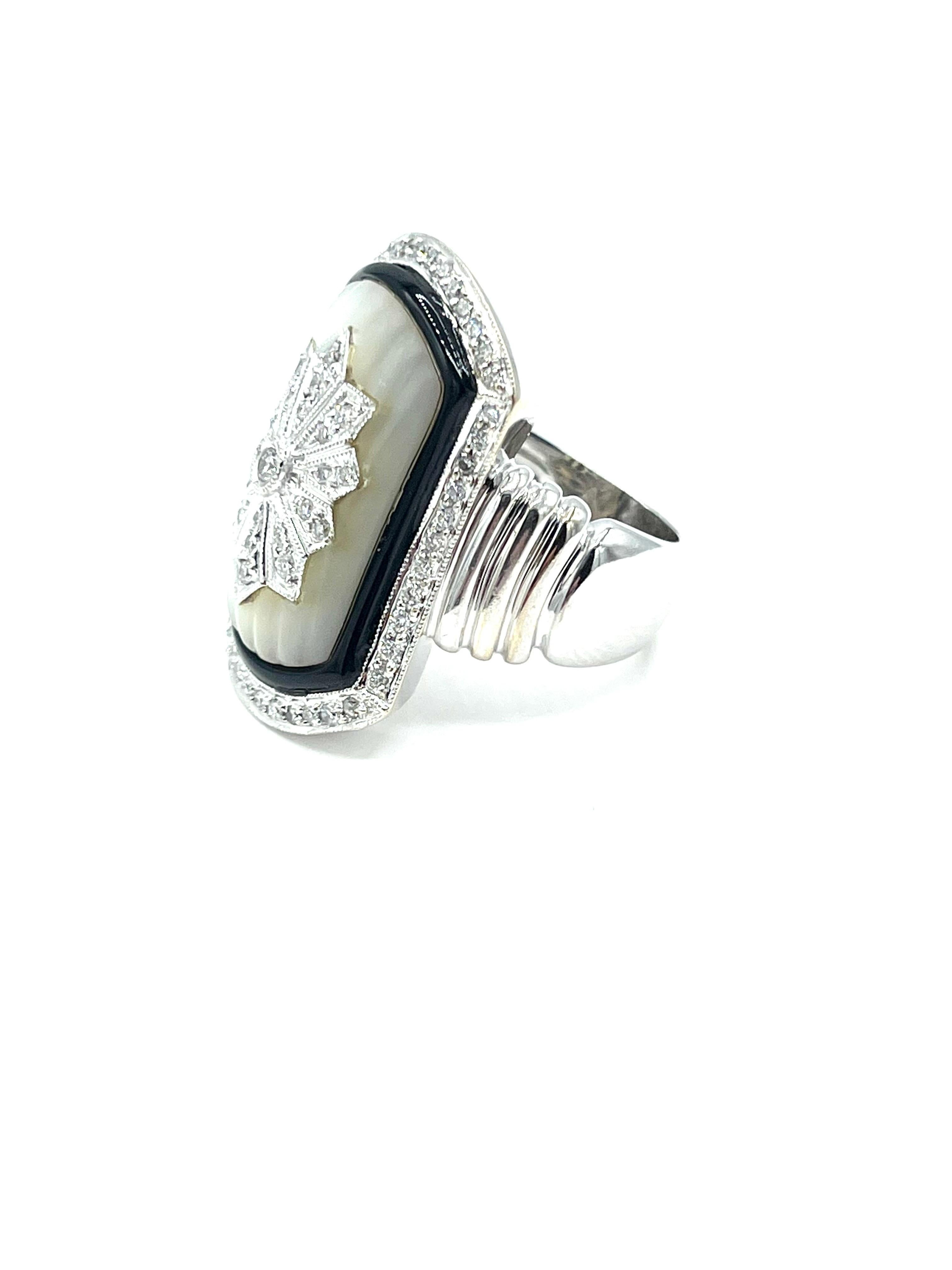 Diamond Mother of Pearl and Onyx 18K White Gold Cocktail Ring For Sale 1