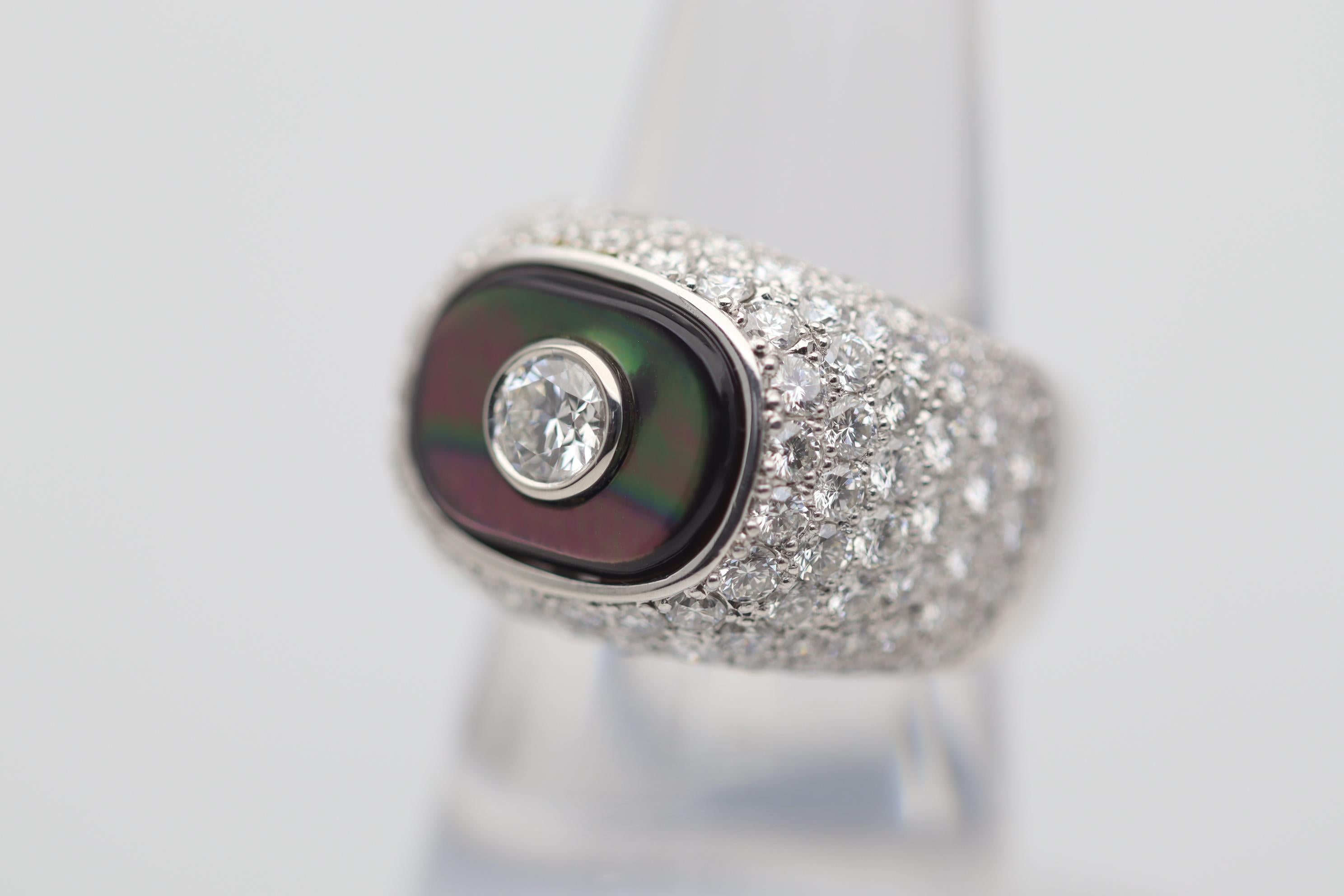 Diamond Mother-of-Pearl Platinum Ring, Unisex In New Condition For Sale In Beverly Hills, CA