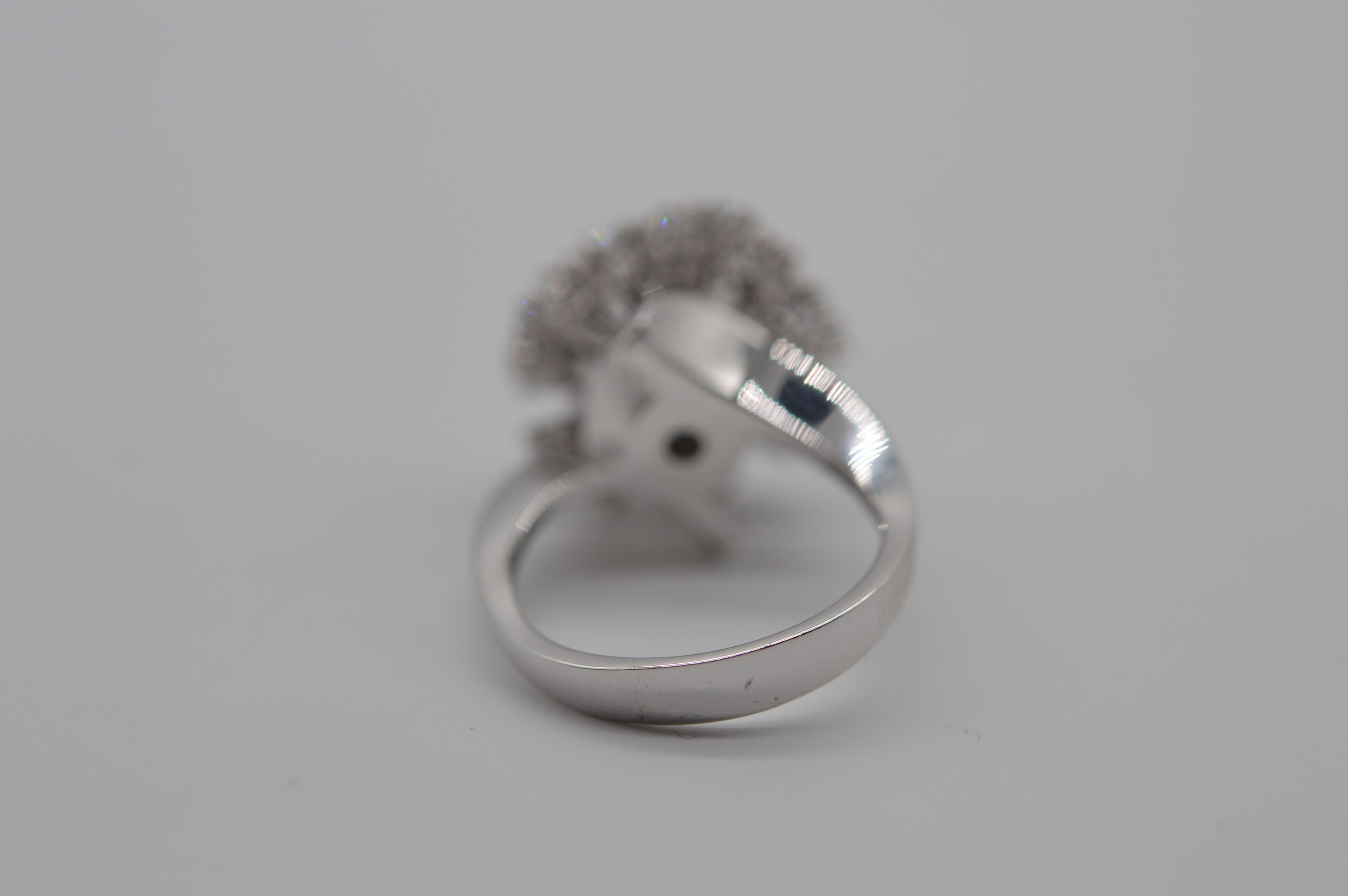 Diamond Moving Flower Ring 1.73 Carats Unworn In New Condition For Sale In Geneva, CH