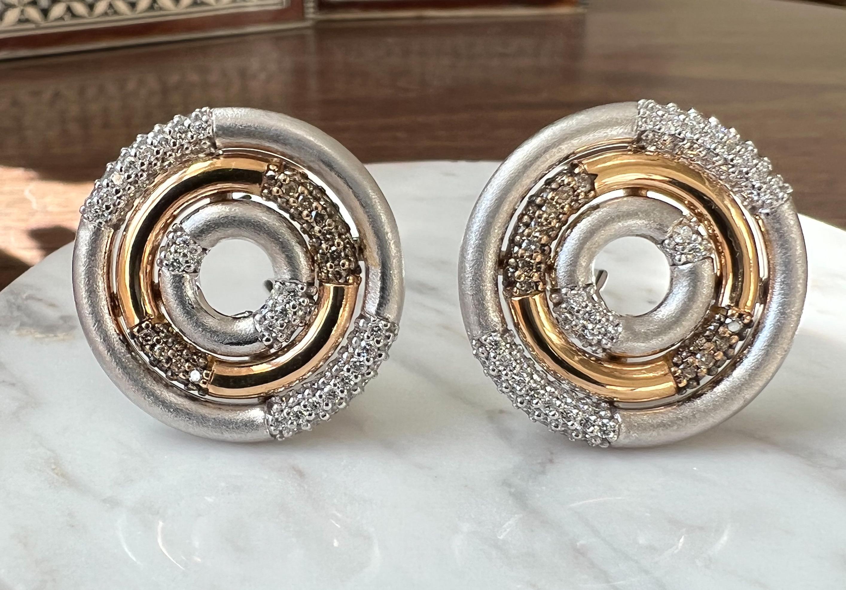 Salavetti Boucles d'oreilles multi-rangs en or rose et blanc 18 carats avec diamants en vente 4