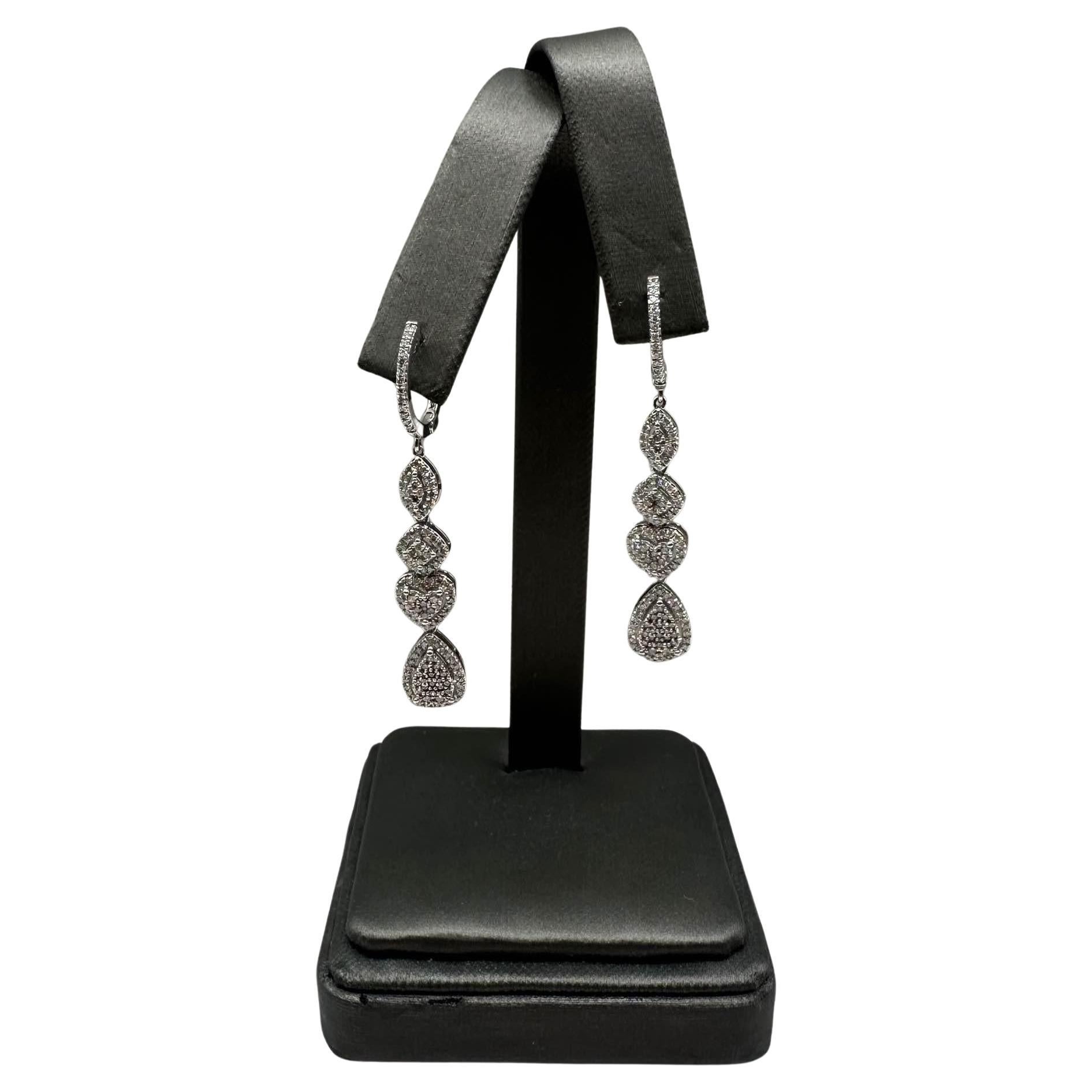 Pendientes Multi Cluster de Oro Blanco de 10kt - 1.2ctw Diamantes, Nuevo