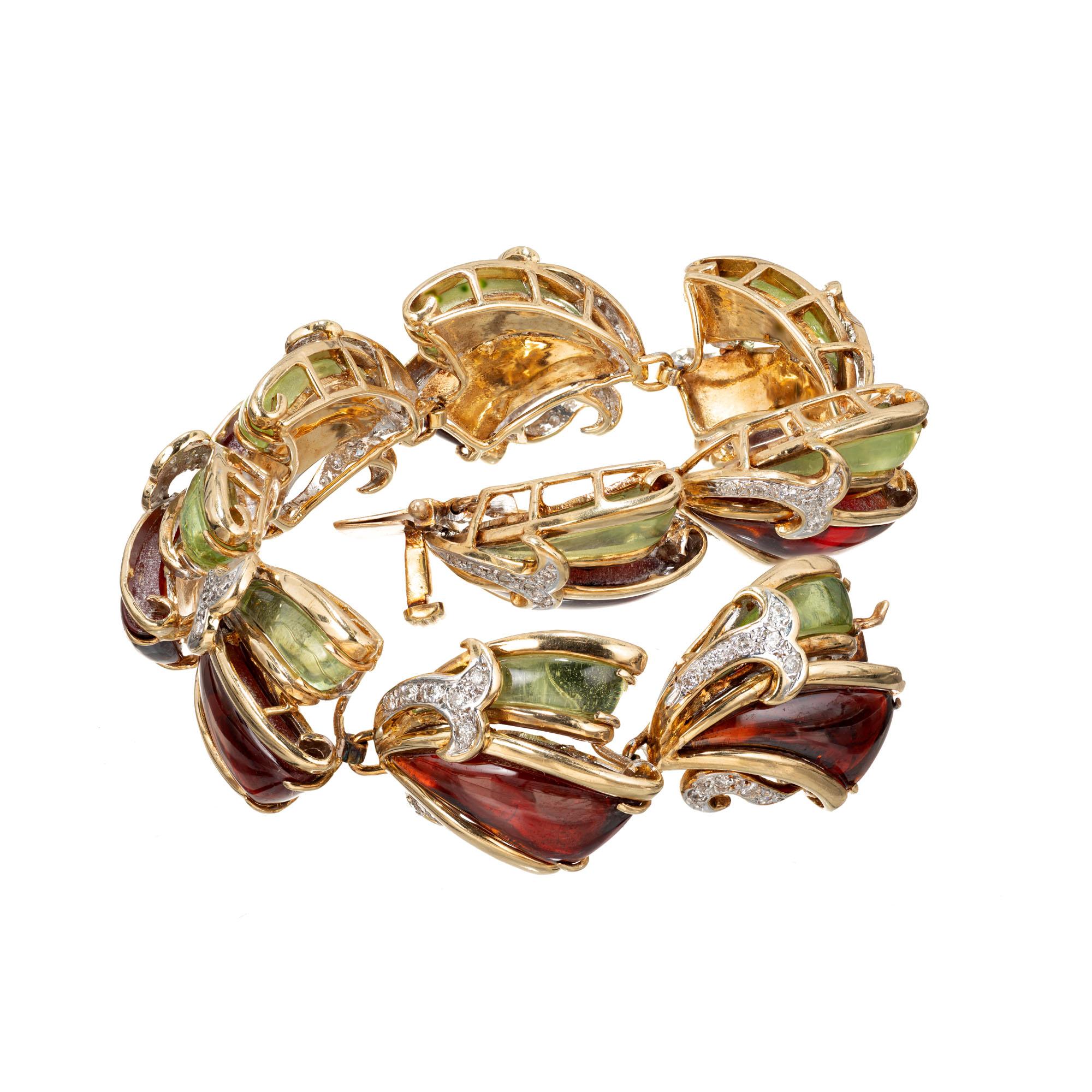 Taille ronde Bracelet en or incrusté de diamants et d'émail multicolore avec incrustation en vente