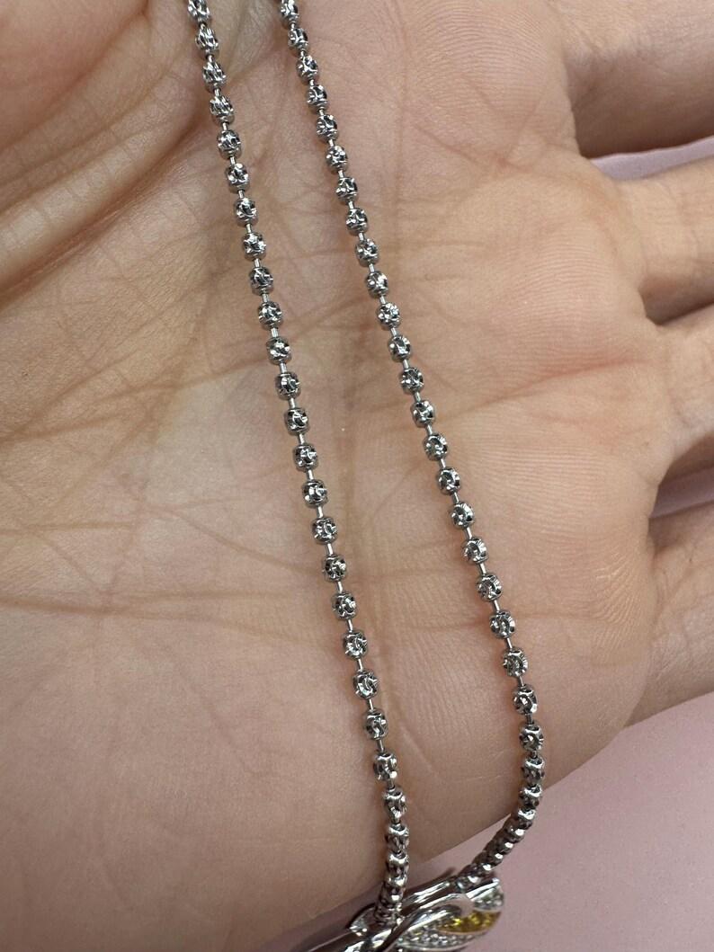 Taglio rotondo Ciondolo con diamante e zaffiro multicolore in oro bianco 18 carati 0,95 carati in vendita