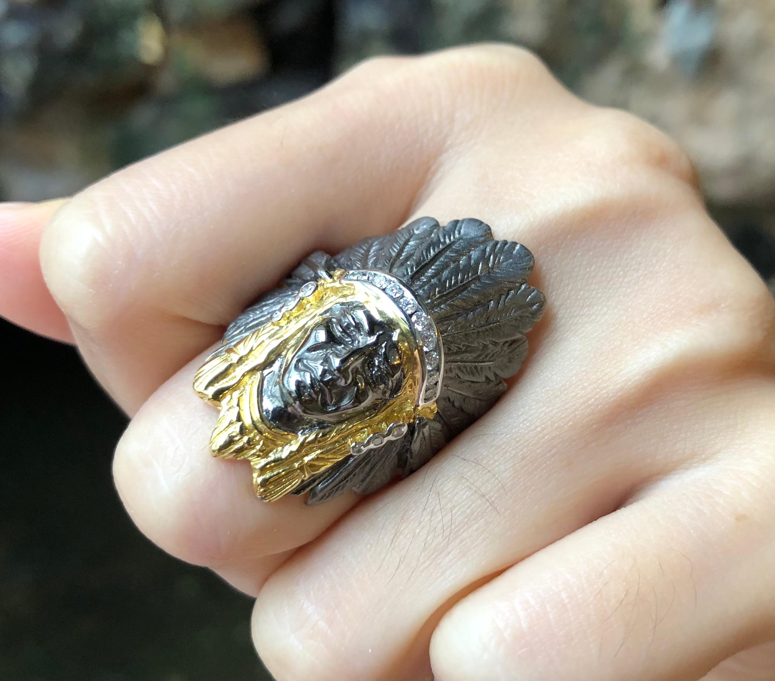 Contemporary Diamond Native American Ring Set in 18 Karat Gold Settings For Sale