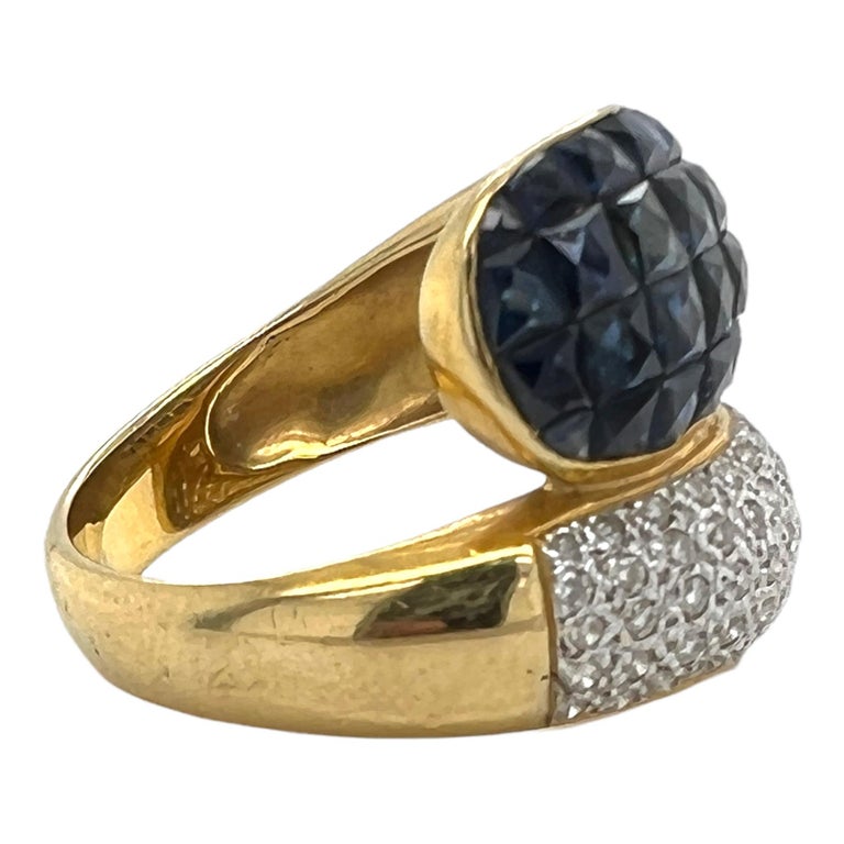 Diamond Natural Blue Sapphire 18 Karat Yellow Gold Vintage Bypass Ring  In Excellent Condition For Sale In Boca Raton, FL