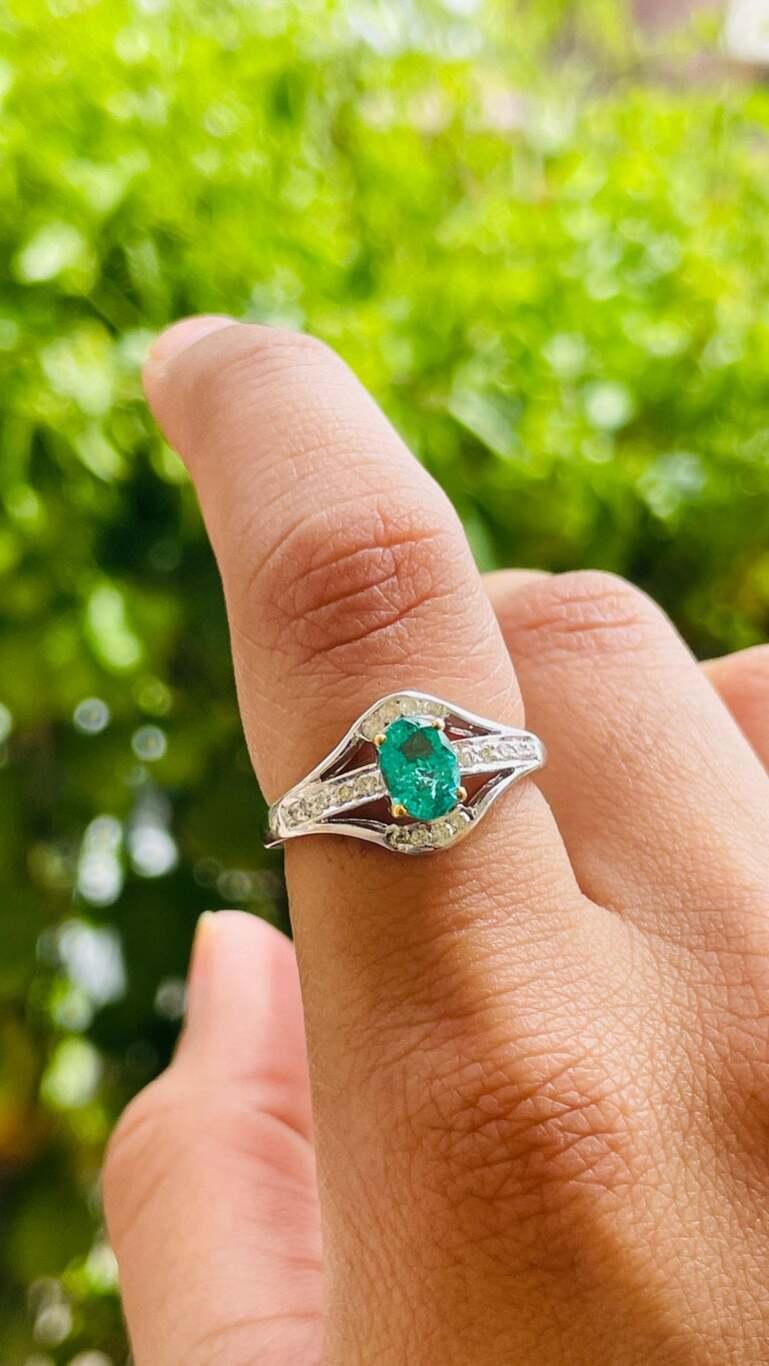 Im Angebot: Diamant Natürlicher Smaragd Damen Ehering aus 18 Karat massivem Weißgold mit Diamant () 15