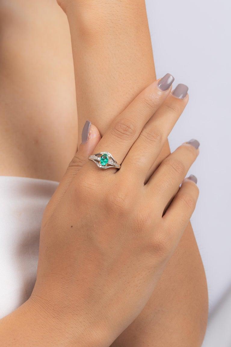 Im Angebot: Diamant Natürlicher Smaragd Damen Ehering aus 18 Karat massivem Weißgold mit Diamant () 9