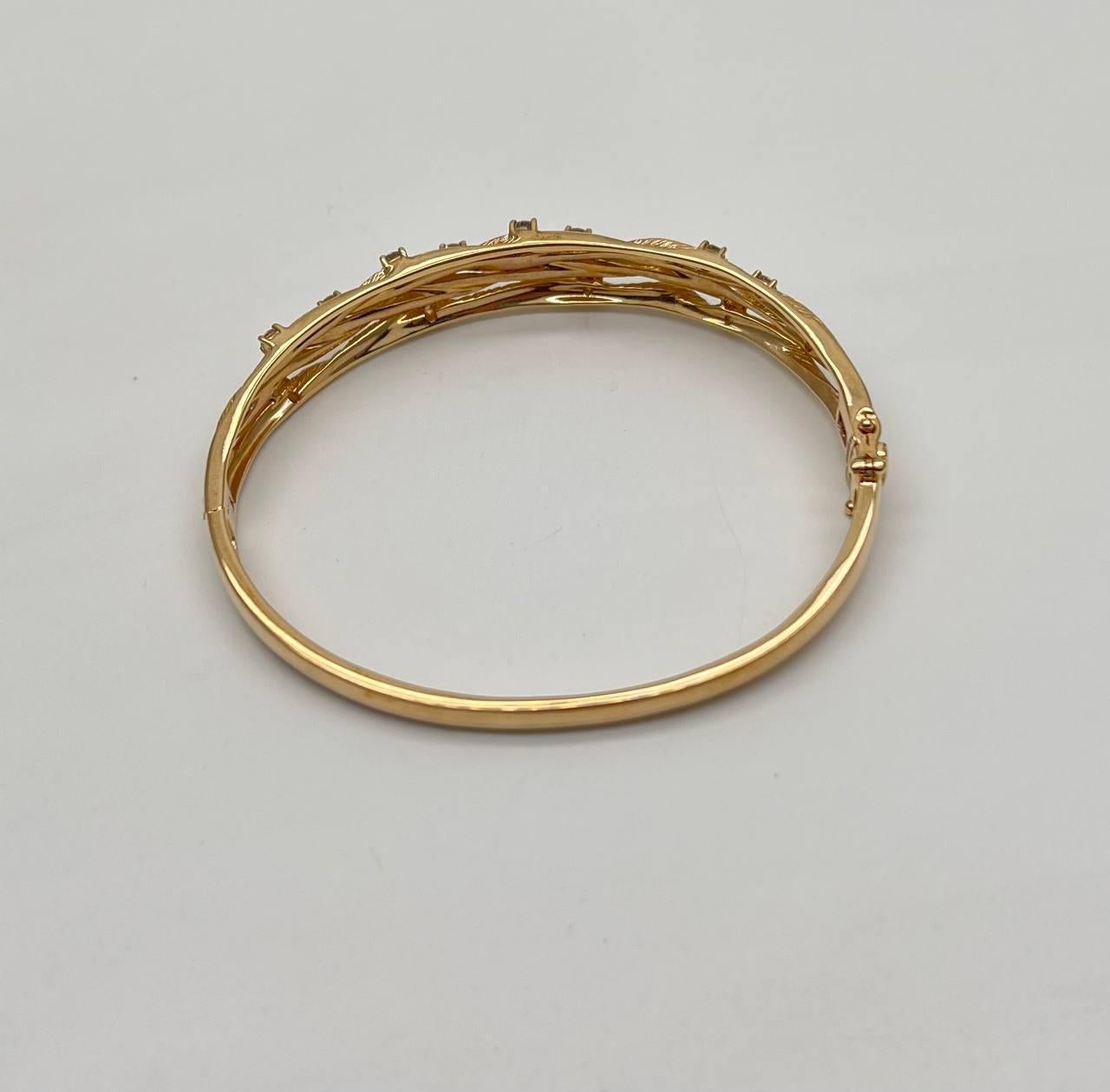Taille ronde Bracelet à charnière en or jaune 14K avec diamants et branchages inspirés de la Nature en vente